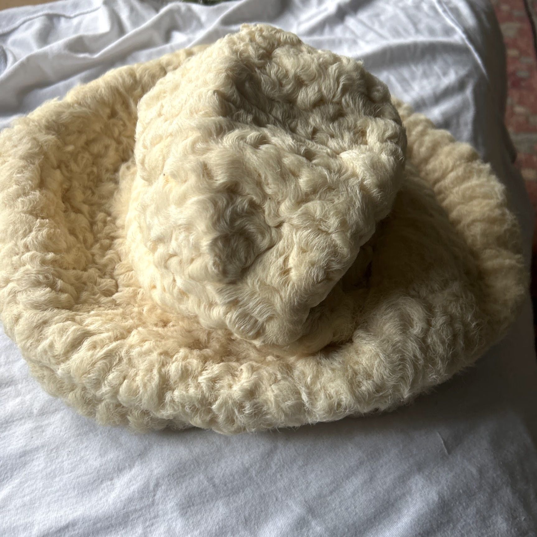 Vintage VINTAGE Irene of New York Hat Ivory Persian Lamb Small SM 1960s Elegant Womens Size ONE SIZE - 2 Thumbnail