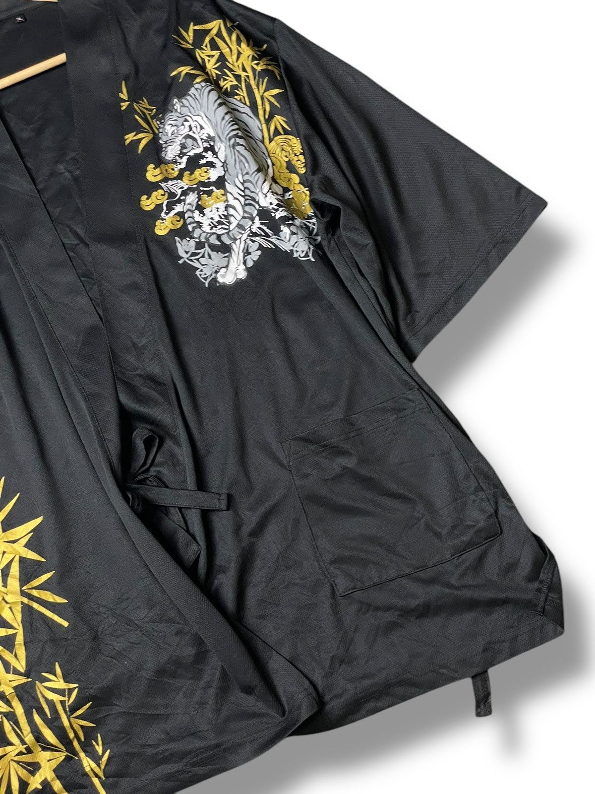 Japanese Brand × Vintage Japanese Brand Tiger Embroidered Kimono (105) Size US M / EU 48-50 / 2 - 5 Thumbnail