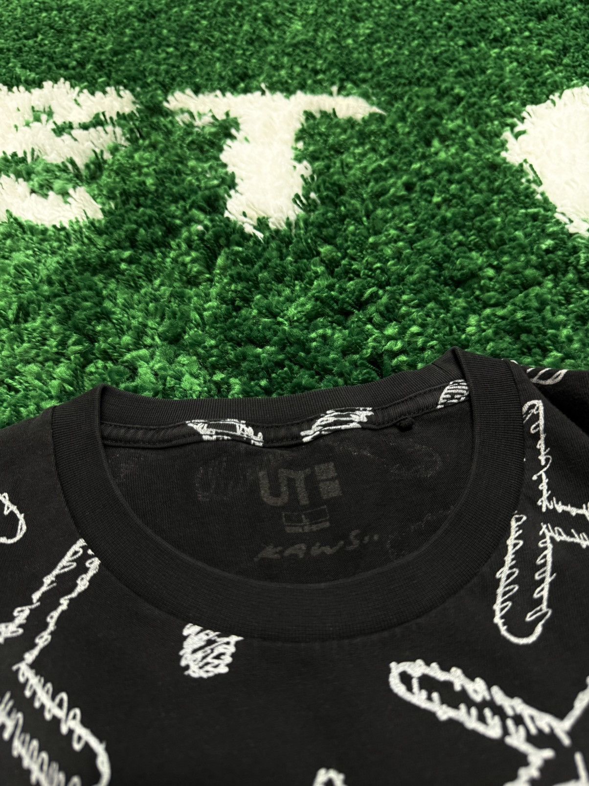 Kaws × Uniqlo Kaws x Uniqlo All Over X Print Tee Black SS18 Size US L / EU 52-54 / 3 - 5 Thumbnail