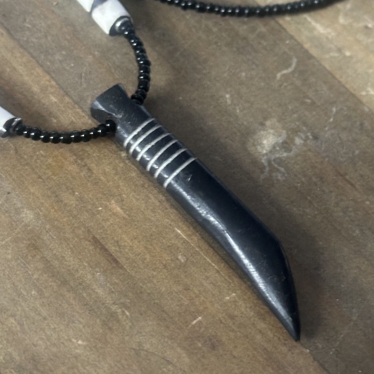 Vintage Vintage carved pointy pendant beaded necklace Size ONE SIZE - 3 Thumbnail