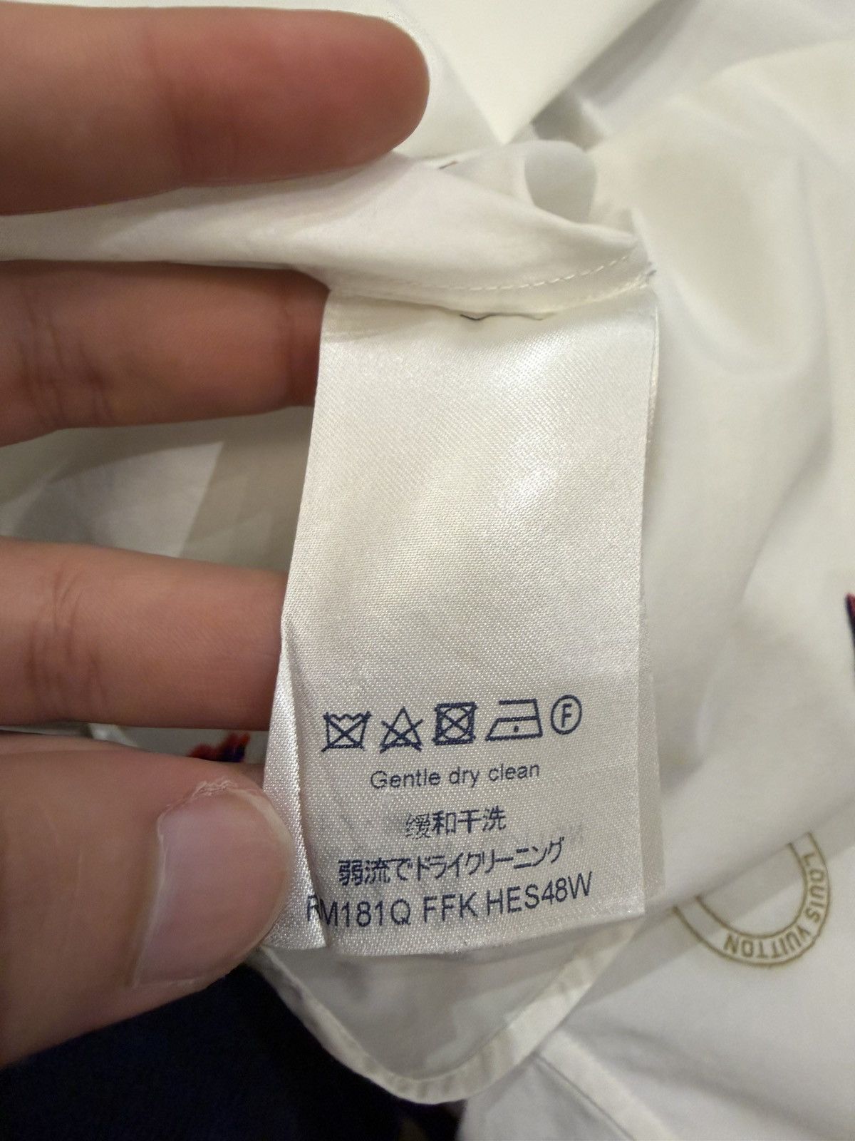 Louis Vuitton Louis Vuitton Embroidered Logo Button Down Shirt Size US L / EU 52-54 / 3 - 4 Thumbnail