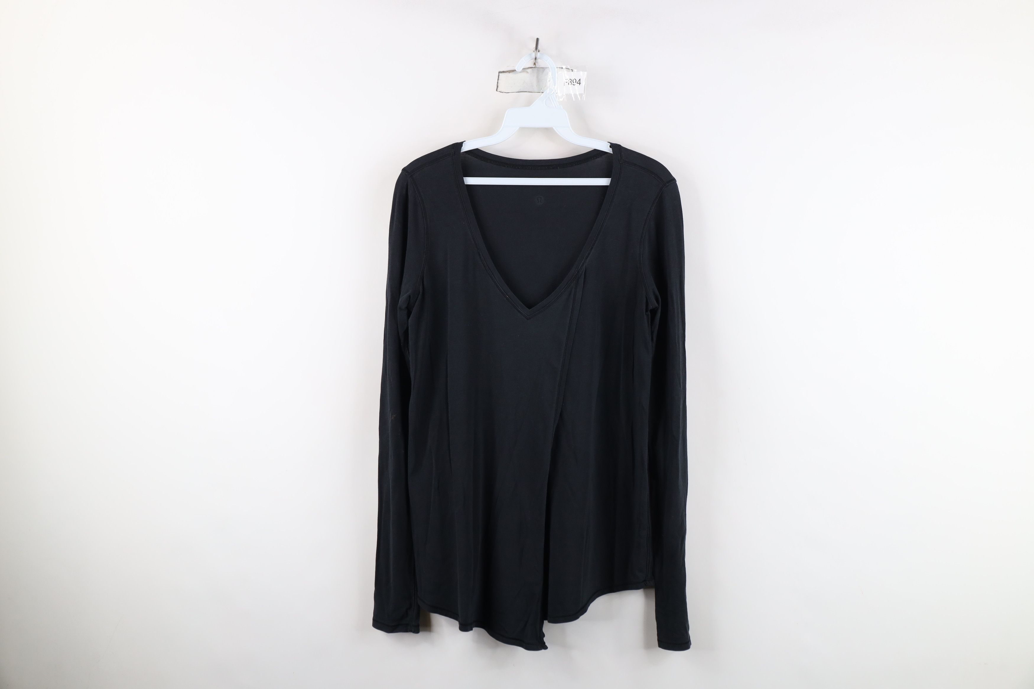 Lululemon Lululemon Open Front Wrap Long Sleeve T-Shirt Black Size M / US 6-8 / IT 42-44 - 1 Thumbnail