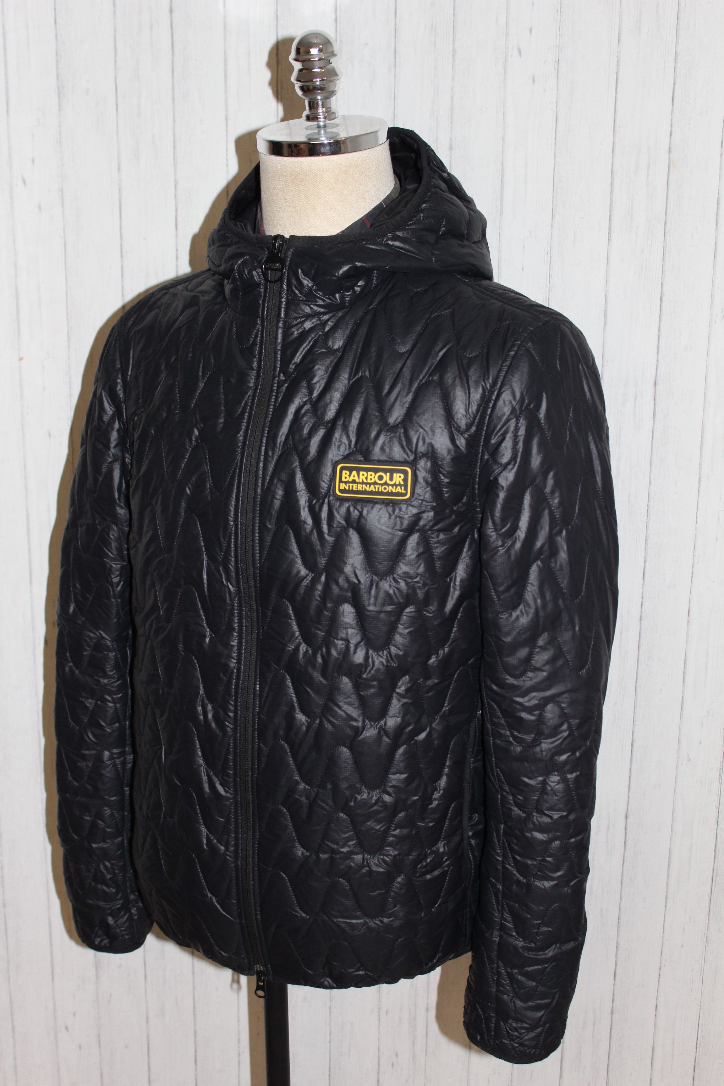 Barbour Women's BARBOUR International Quilted Wave Jacket Size M Size M / US 6-8 / IT 42-44 - 3 Thumbnail