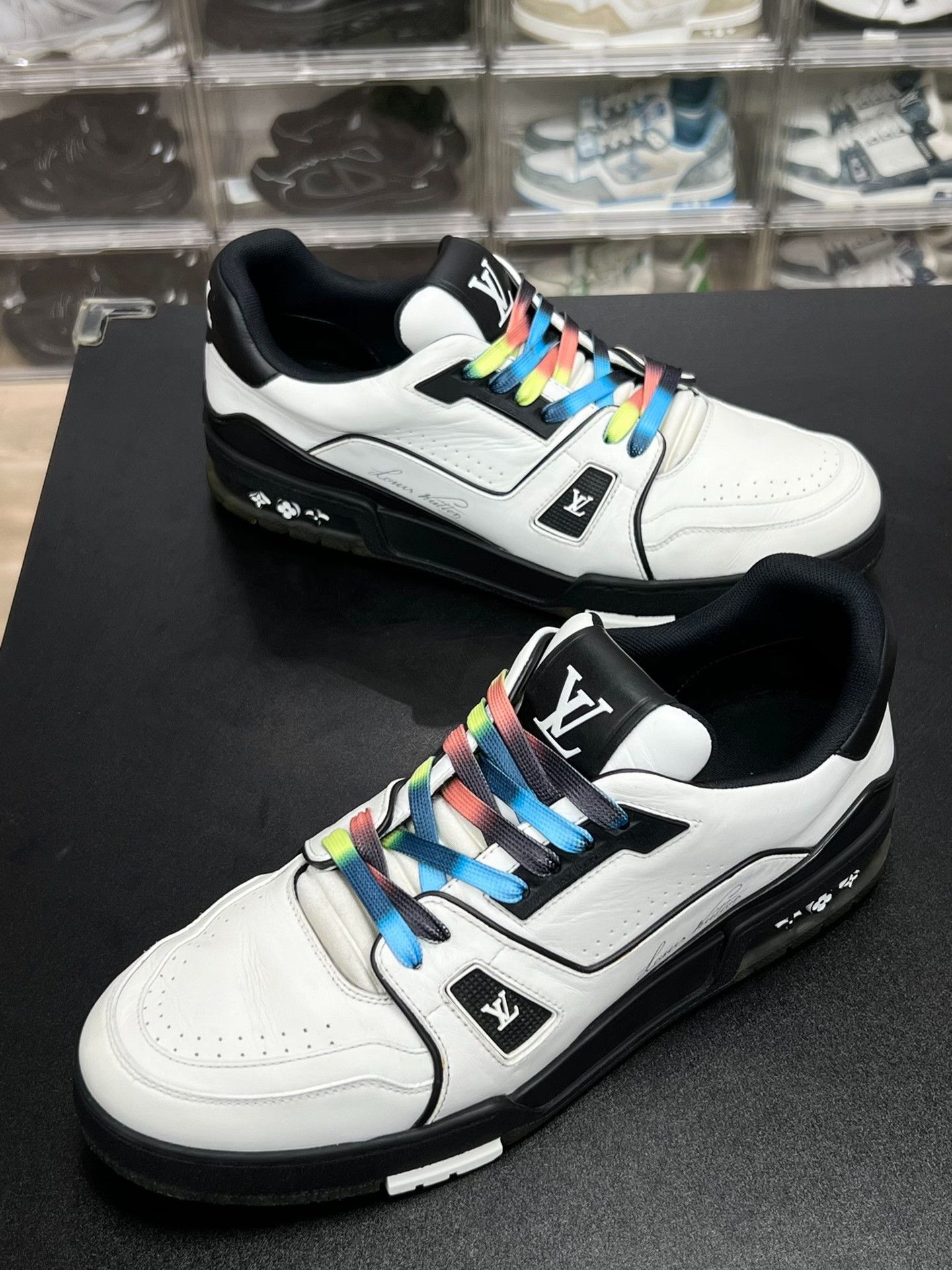 Louis Vuitton Louis Vuitton Training White Lowtop Sneakers 10 Men Size US 10 / EU 43 - 1 Thumbnail