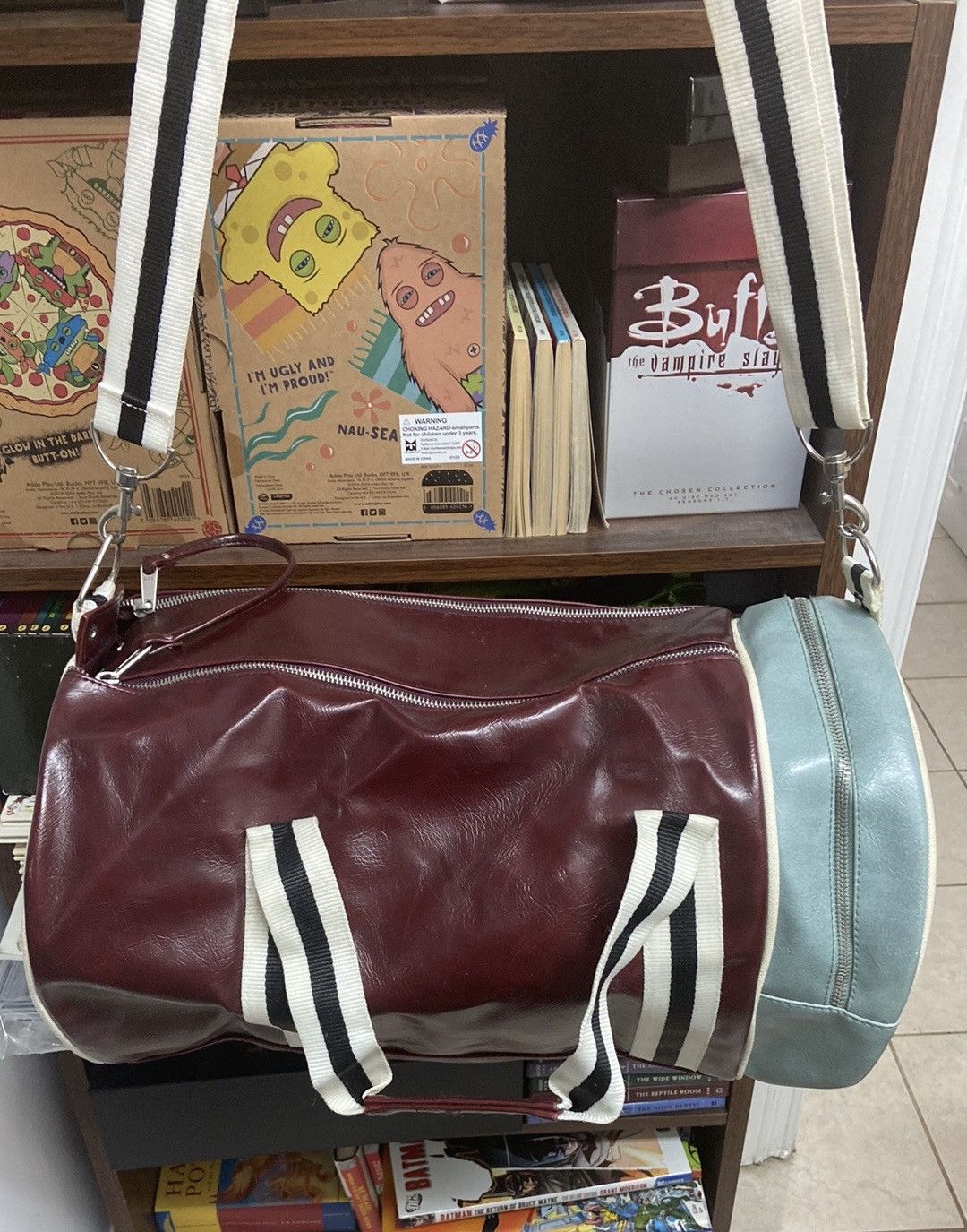 Fred Perry Fred Perry Stylish Burgundy and Light Blue Men's Duffel Bag Size ONE SIZE - 2 Thumbnail