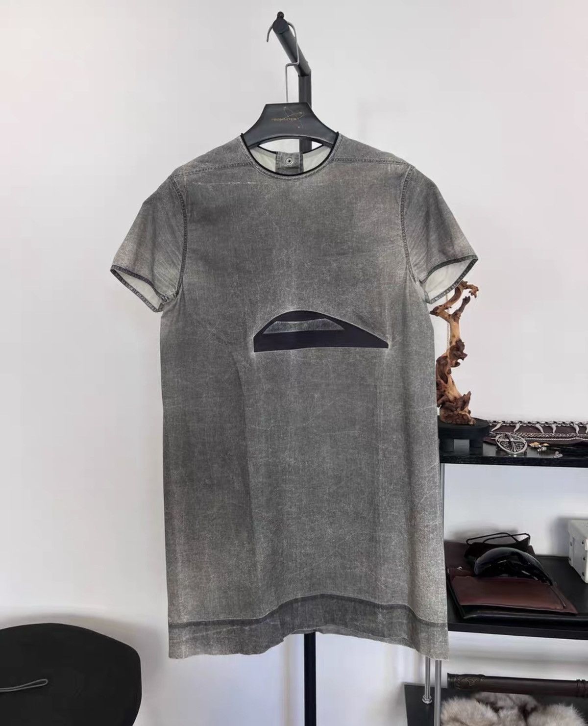 Rick Owens Rick Owens Runway Cyclops Embroidered Coated T-Shirt Size US S / EU 44-46 / 1 - 1 Thumbnail