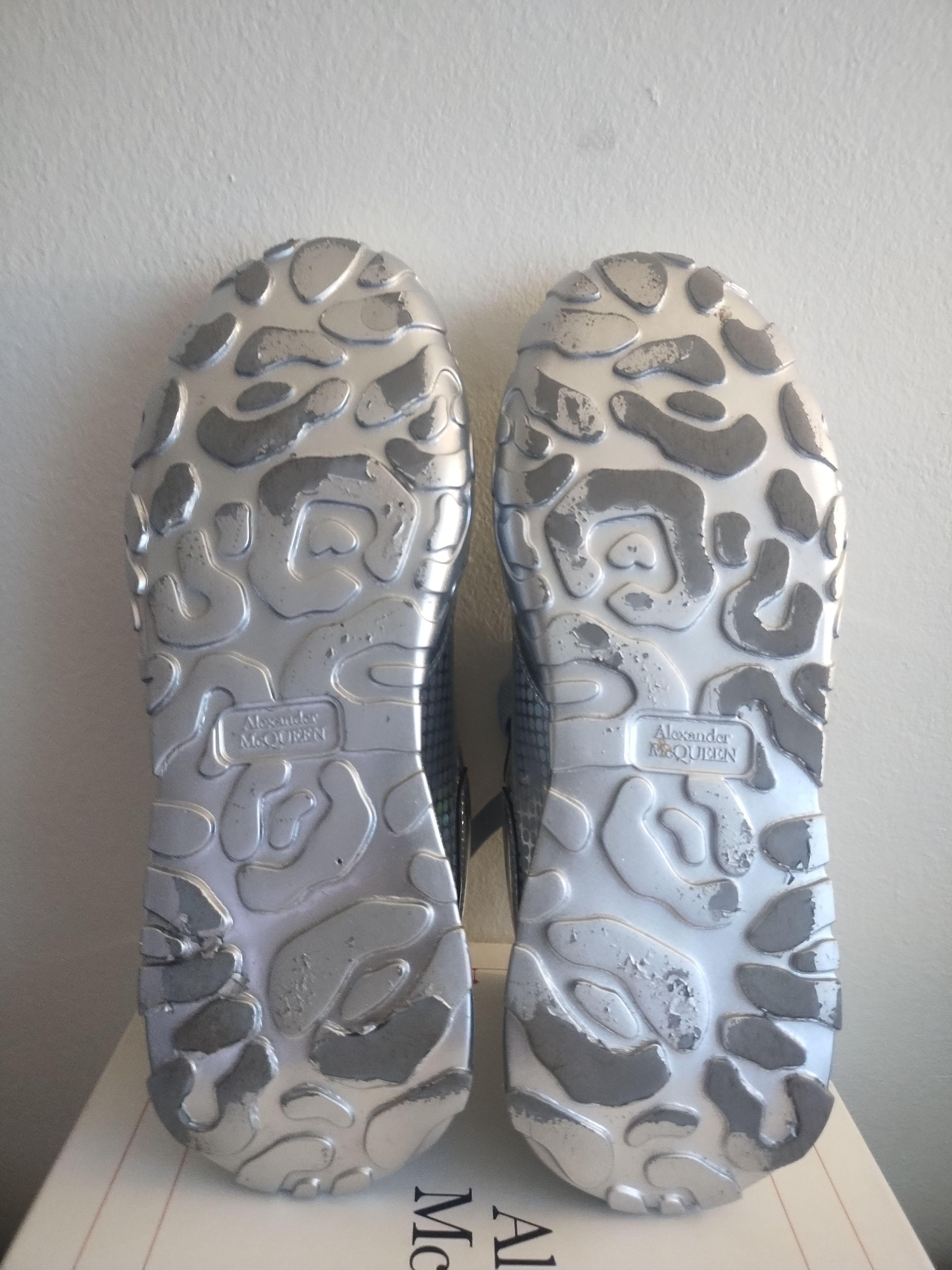 Alexander McQueen Alexander McQueen Silver Metallic Court Trainers - Size 38 Size US 8 / IT 38 - 8 Thumbnail