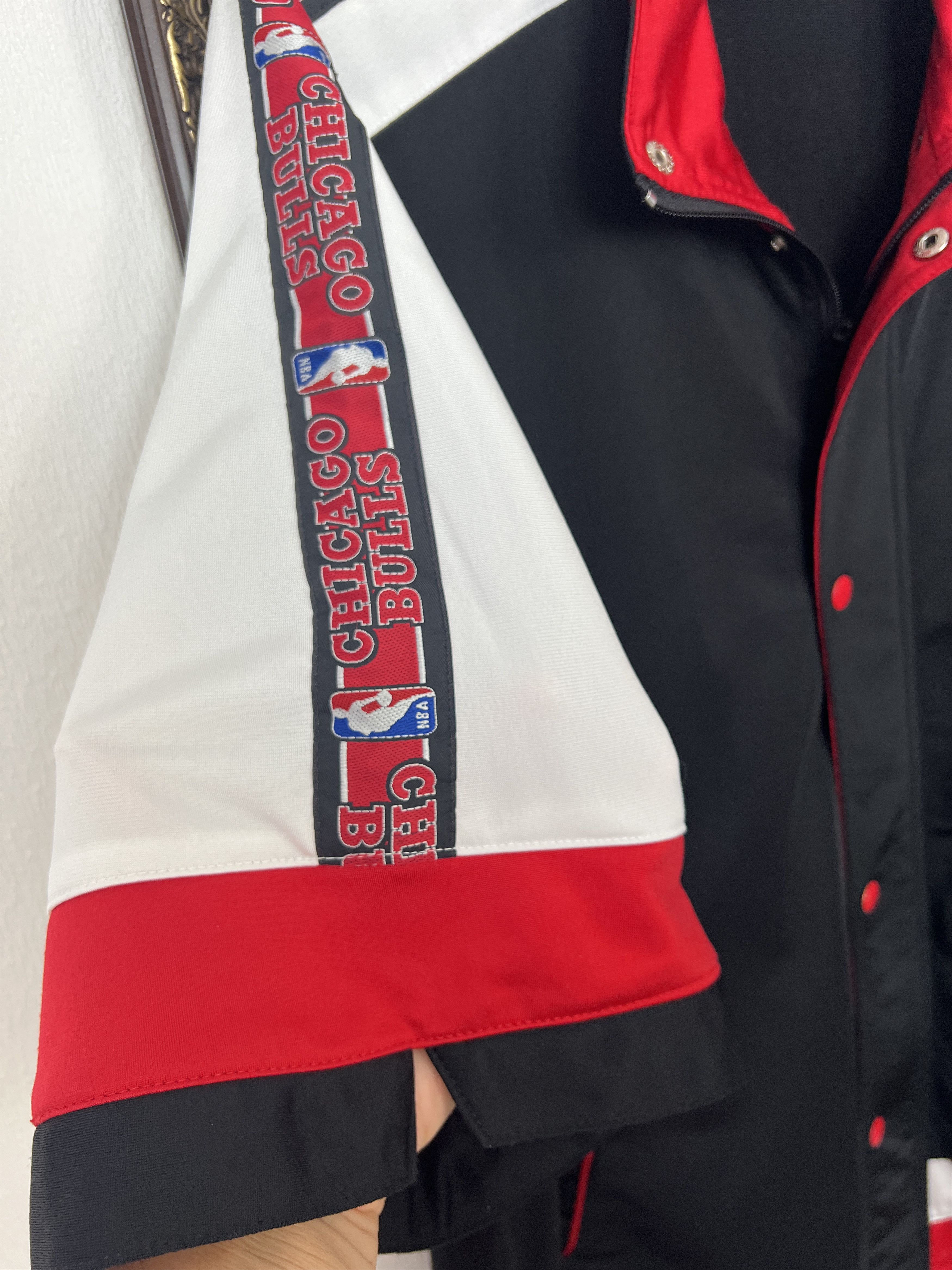 Champion Vintage 90's Champion Chicago Bulls Train Warm Up NBA Size US L / EU 52-54 / 3 - 5 Thumbnail
