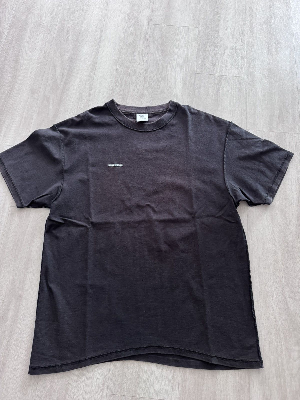 Vetements GARMENT TAG TEE Size US S / EU 44-46 / 1 - 1 Thumbnail