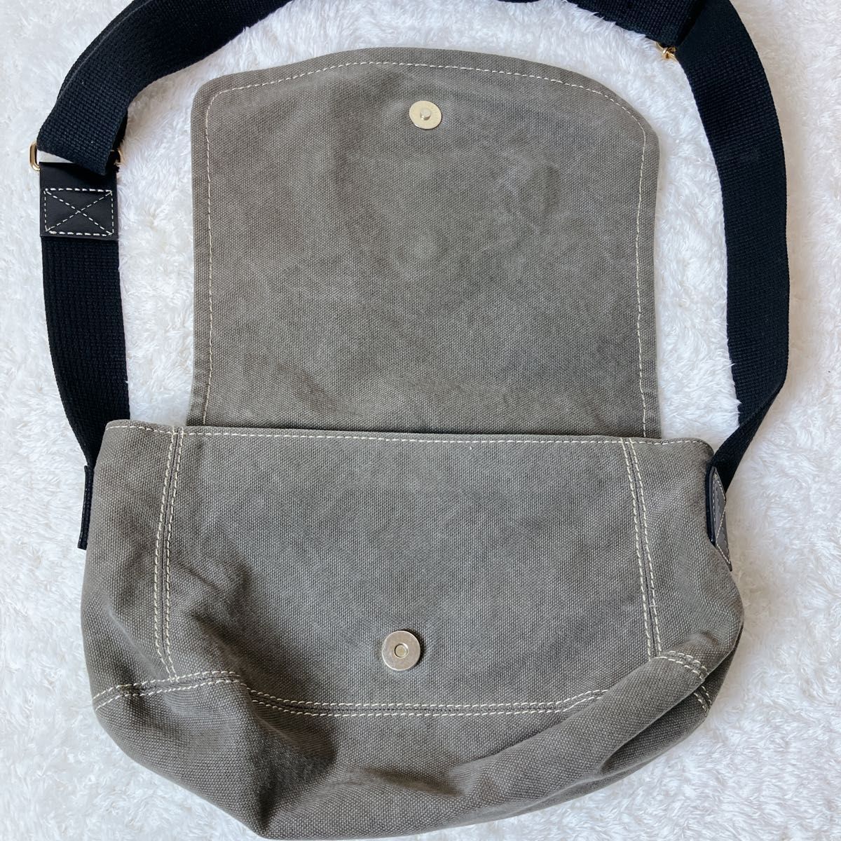 Vivienne Westwood Orb Badge Shoulder Bag Size ONE SIZE - 5 Thumbnail