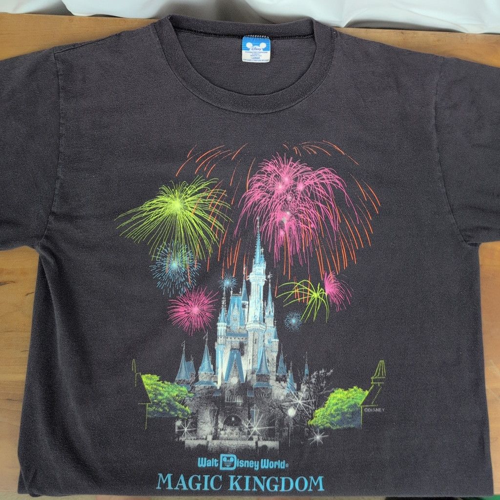 Disney × Vintage Vintage Walt Disney World USA Made Magic Kingdom Shirt Size US L / EU 52-54 / 3 - 1 Thumbnail