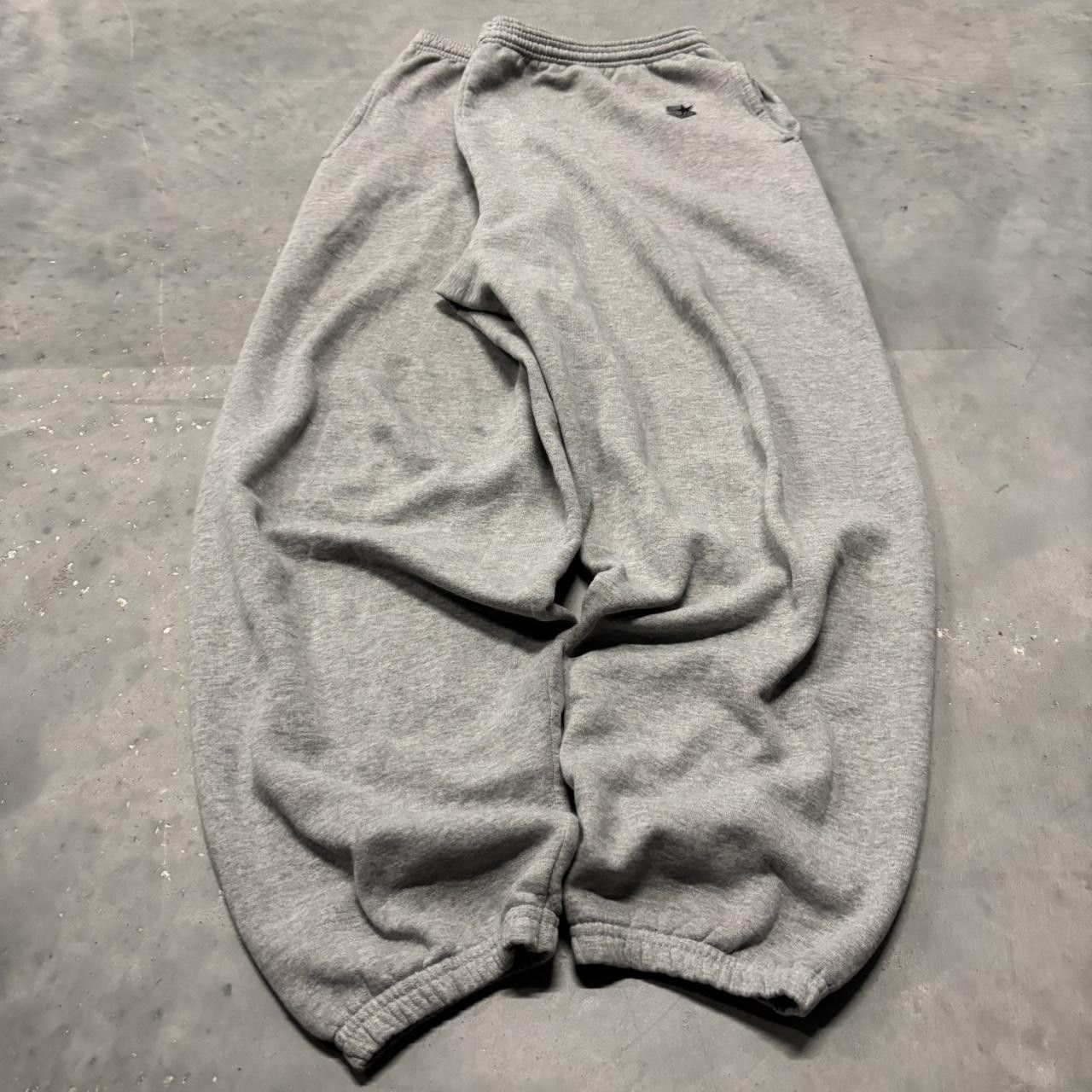 Japanese Brand × Vintage Crazy Vintage 90s Baggy Light Grey Essential Sweatpants! Size US 36 / EU 52 - 3 Thumbnail
