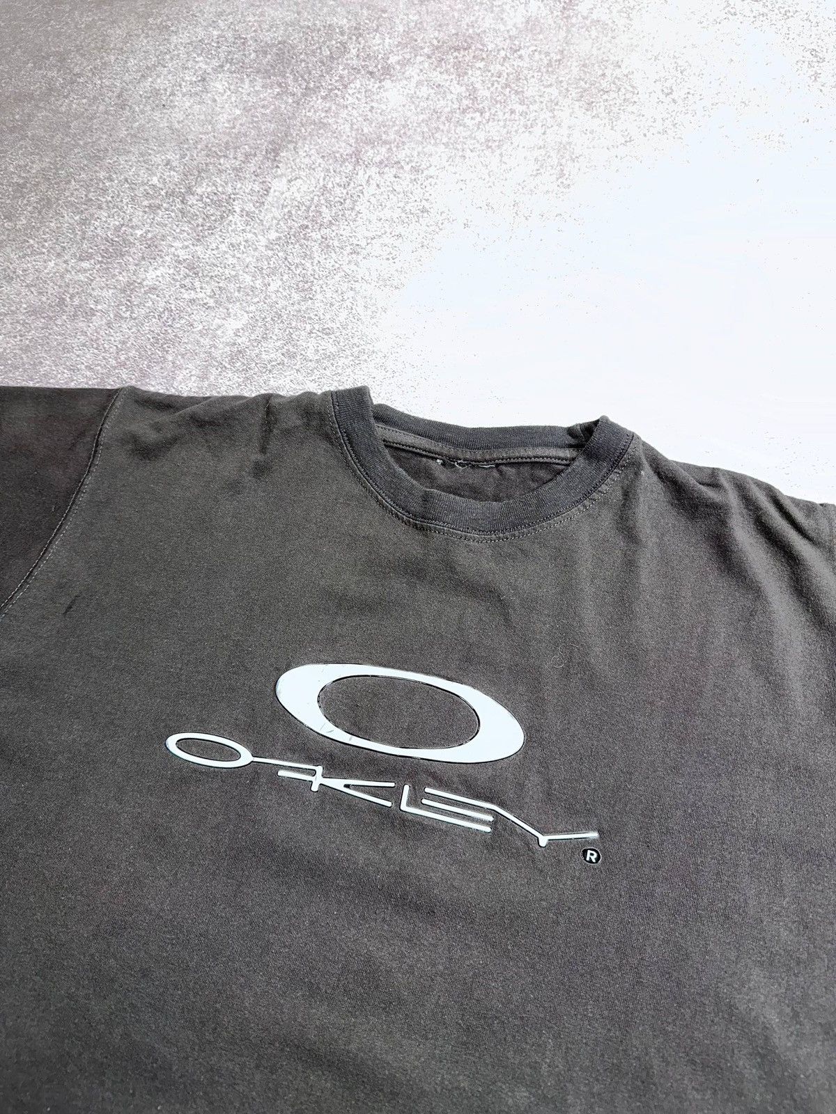 Oakley Vintage 90s Oakley Big Logo T-shirt XL Size US L / EU 52-54 / 3 - 5 Thumbnail