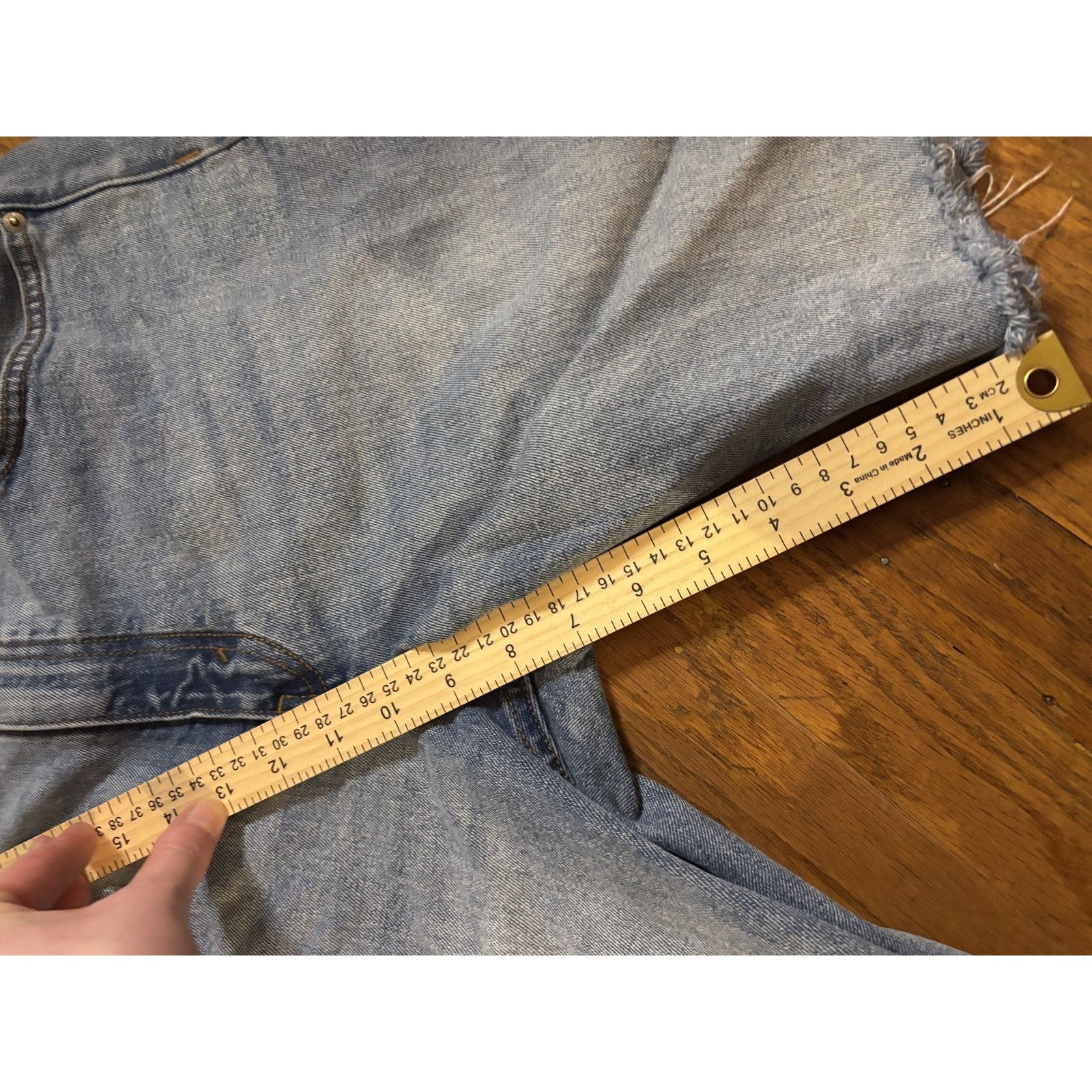 Levi's Authentic Levi's Signature Cutoff Jeans, Loose Ample Size US 31 - 8 Thumbnail