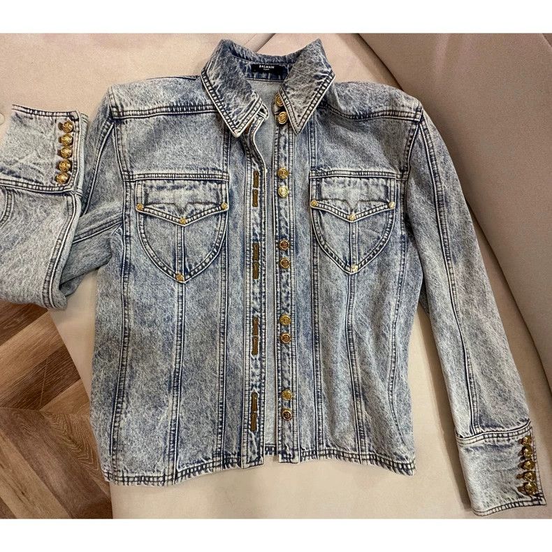 Balmain Balmain Denim Jacket with Gold Buttons Size US S / EU 44-46 / 1 - 1 Thumbnail