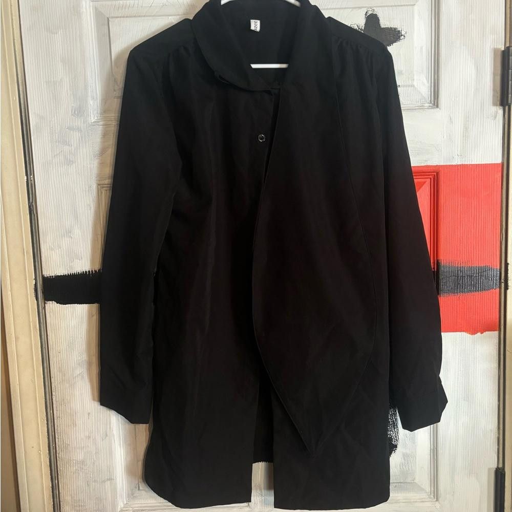 Designer Ucozee size medium black button up dress shirt Size M / US 6-8 / IT 42-44 - 2 Thumbnail
