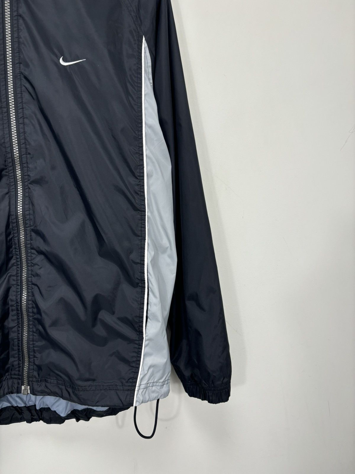 Nike Vintage Nike Y2K Big Swoosh Black Hype Hooded Nylon Jacket Size US M / EU 48-50 / 2 - 5 Thumbnail