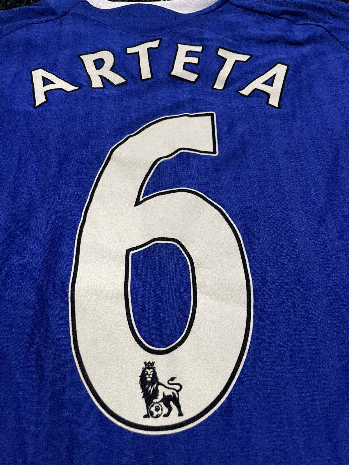 Umbro Everton home player issue Mikel Arteta Jersey Umbro sz 38 Size US M / EU 48-50 / 2 - 12 Thumbnail