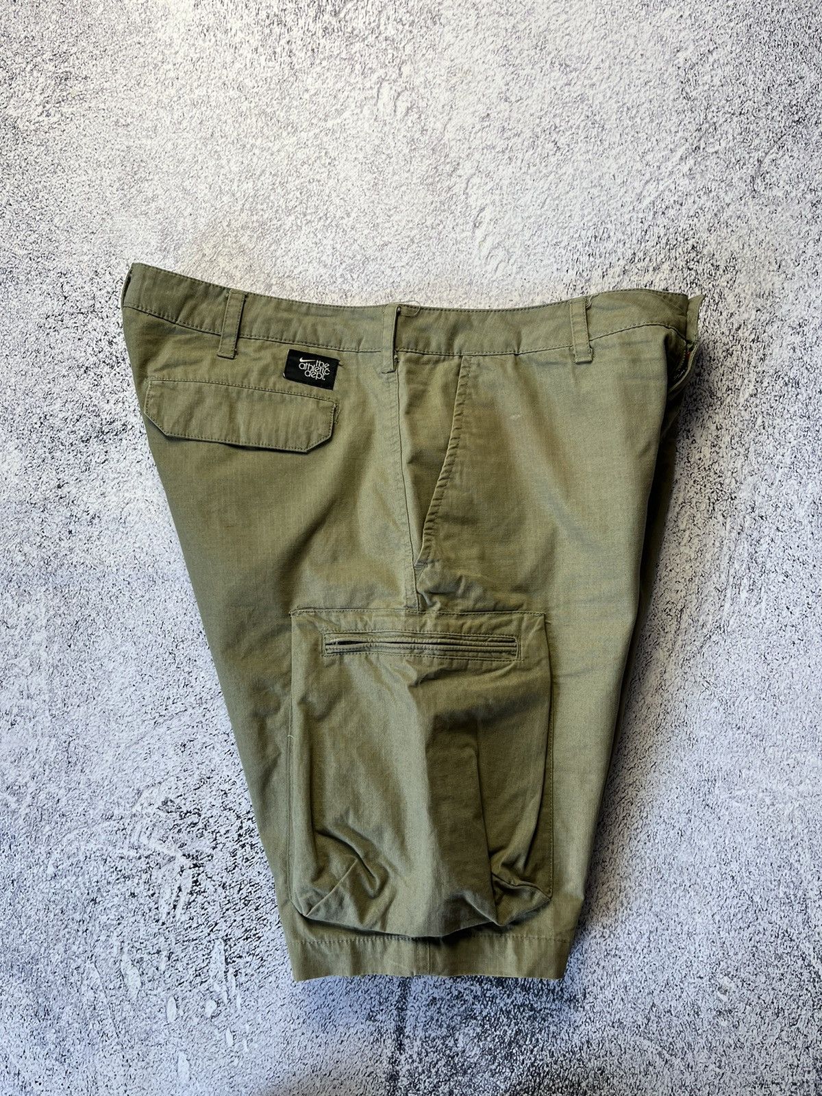 Nike Nike vintage cargo shorts casual streetwear hype y2k Size US 34 / EU 50 - 17 Thumbnail