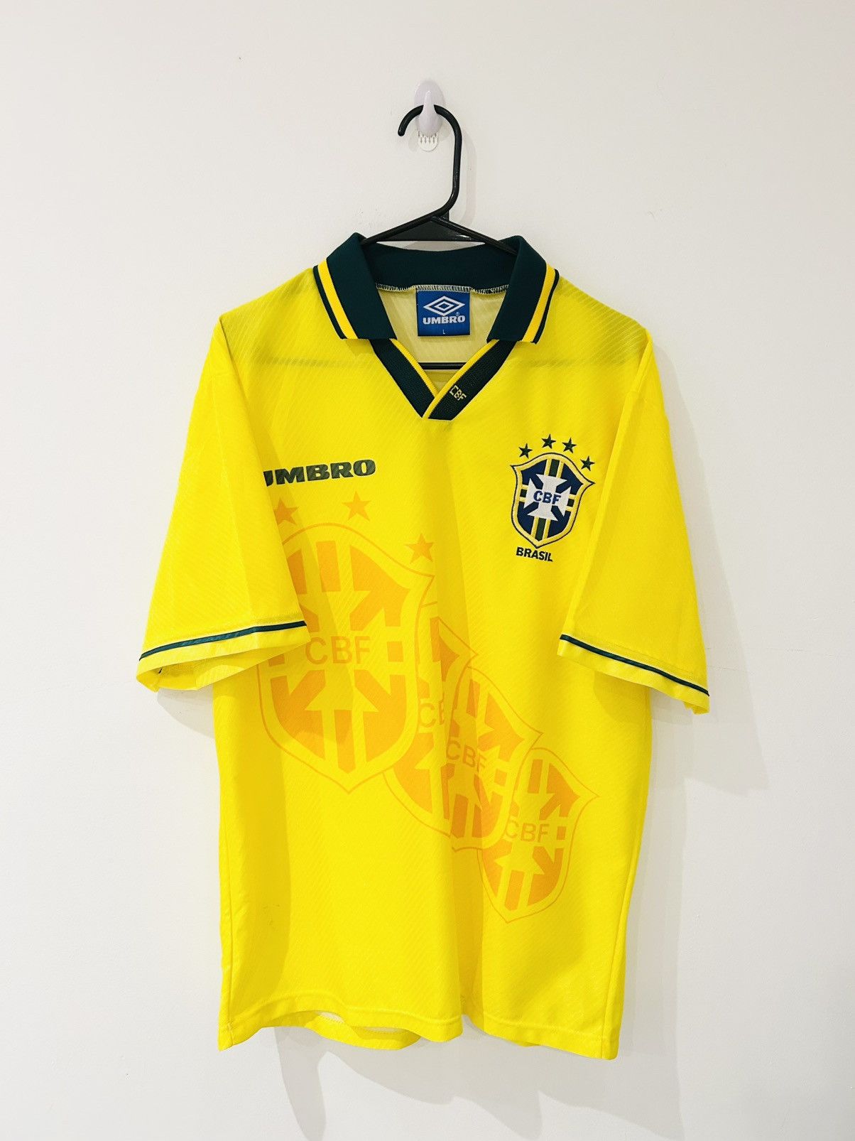 Umbro × Vintage Brazil 1994 home jersey Size US L / EU 52-54 / 3 - 1 Thumbnail