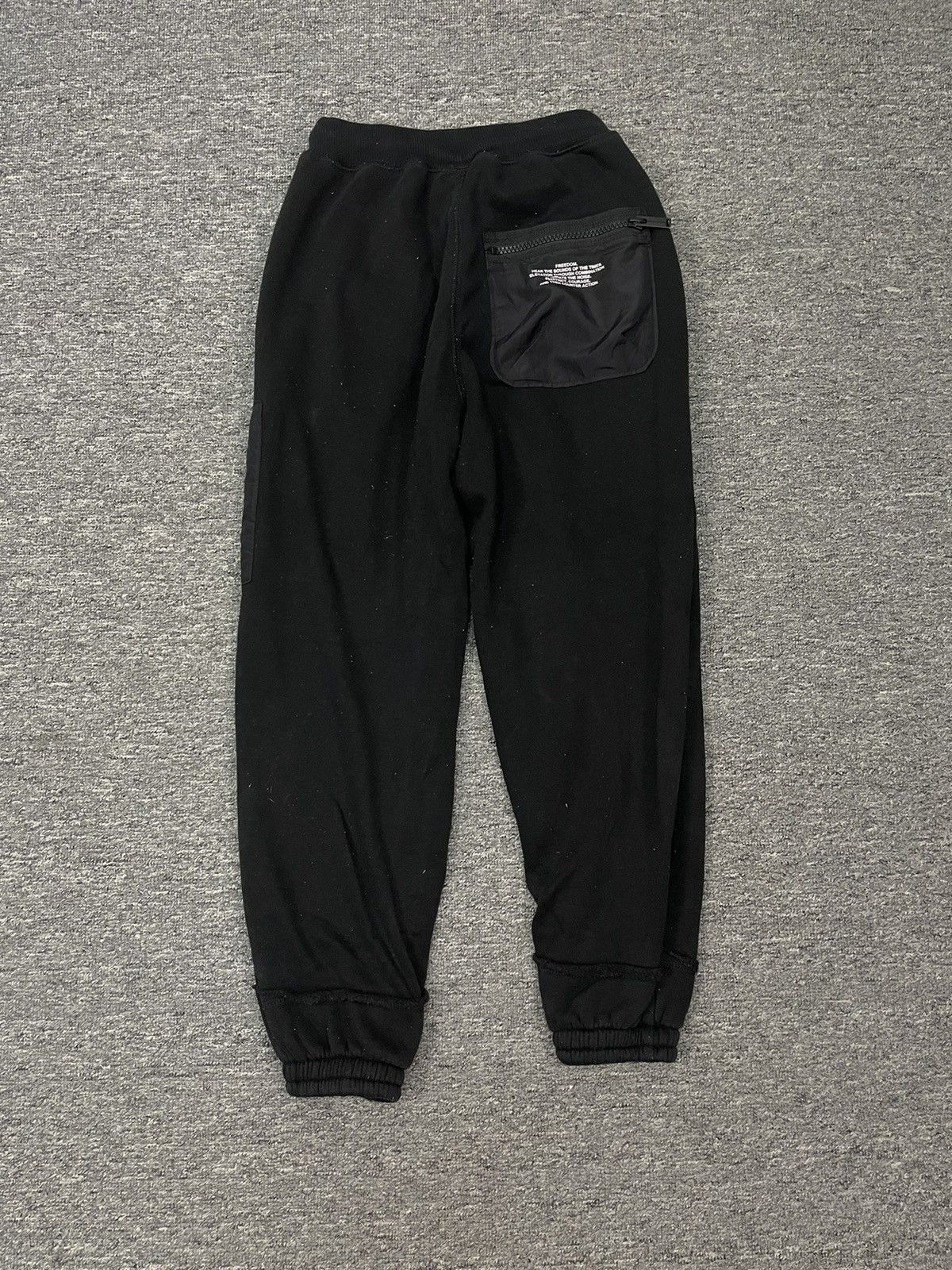 Undercover Uniqlo Undercover Jogger Pant Youth Size / Adult XS Size US 26 / EU 42 - 2 Thumbnail