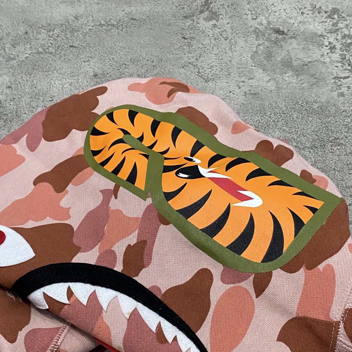 Bape Bape Shark Pink Camo Long Hoodie Size S / US 4 / IT 40 - 3 Thumbnail
