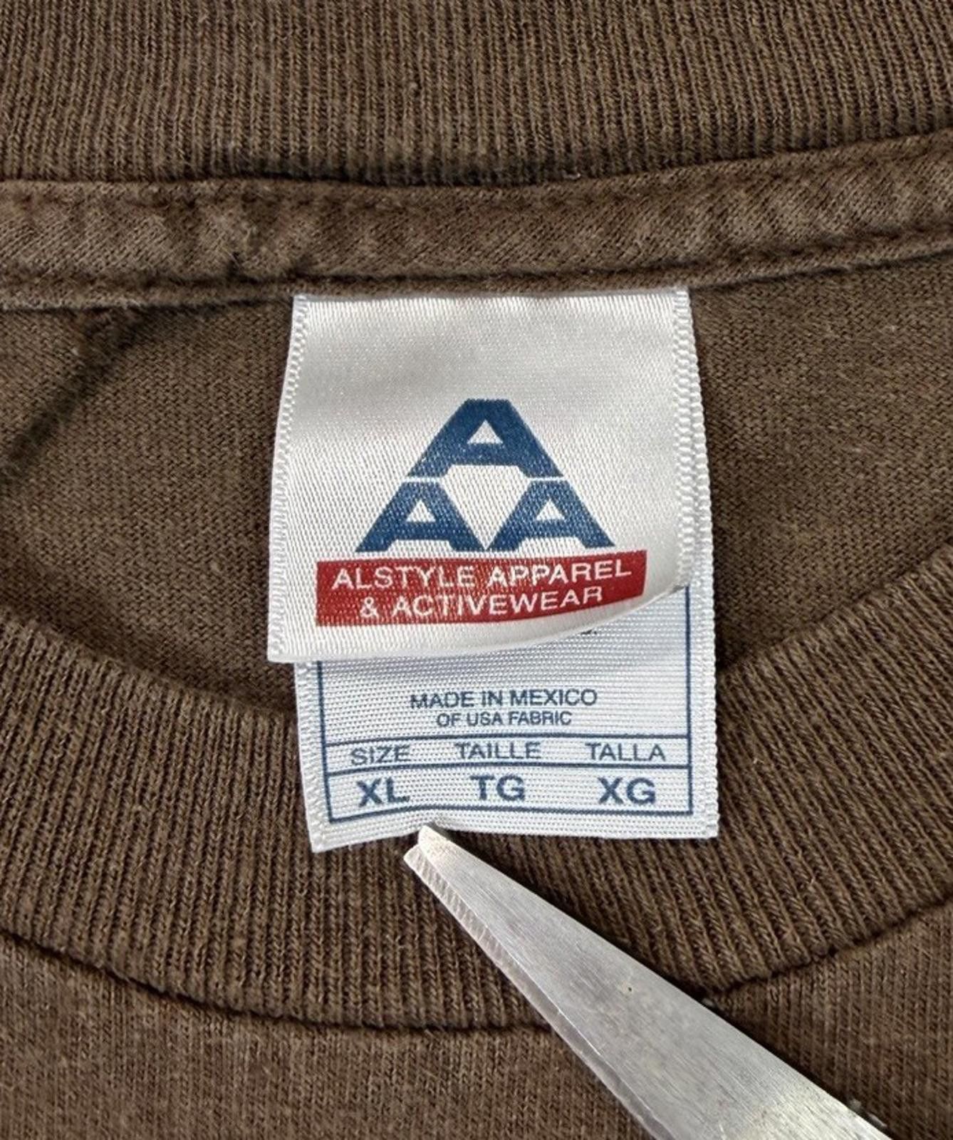 AAA 2005 Family Guy There's an Evil Monkey in my Closet Shirt XL Size US XL / EU 56 / 4 - 5 Thumbnail