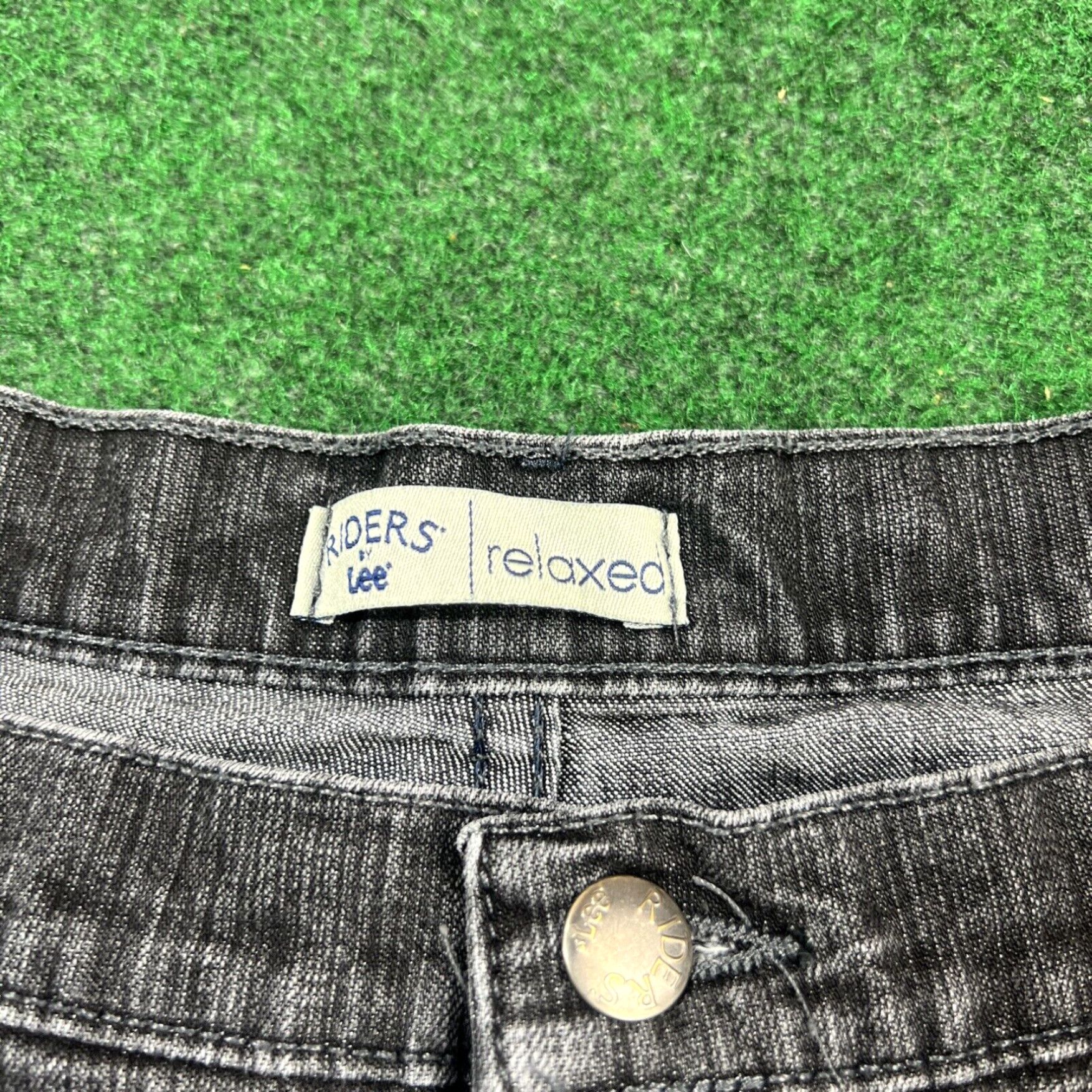 Lee Riders by Lee 18W Jeans Relaxed Black denim Pants Womens Measures 36x30 Size 40" / US 18 - 6 Thumbnail