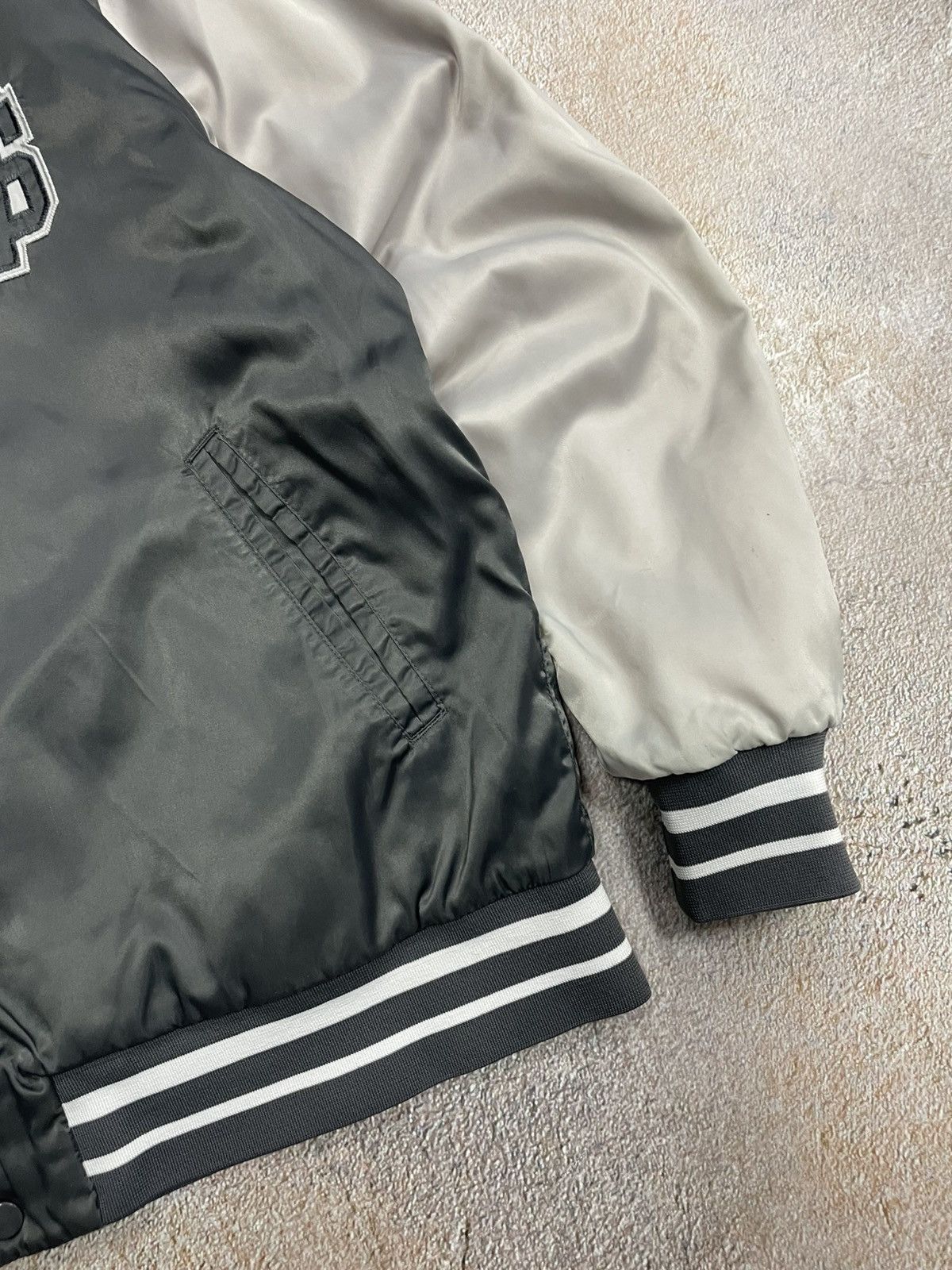 Nike Vintage Nike NSW Satin Bomber Jacket Size US XL / EU 56 / 4 - 5 Thumbnail