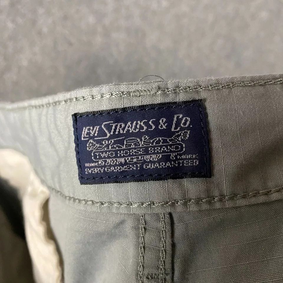 Levi's Levi's Cargo Shorts Men's W42 Cotton Adults Zipper Fly Gray Size US 42 / EU 58 - 7 Thumbnail