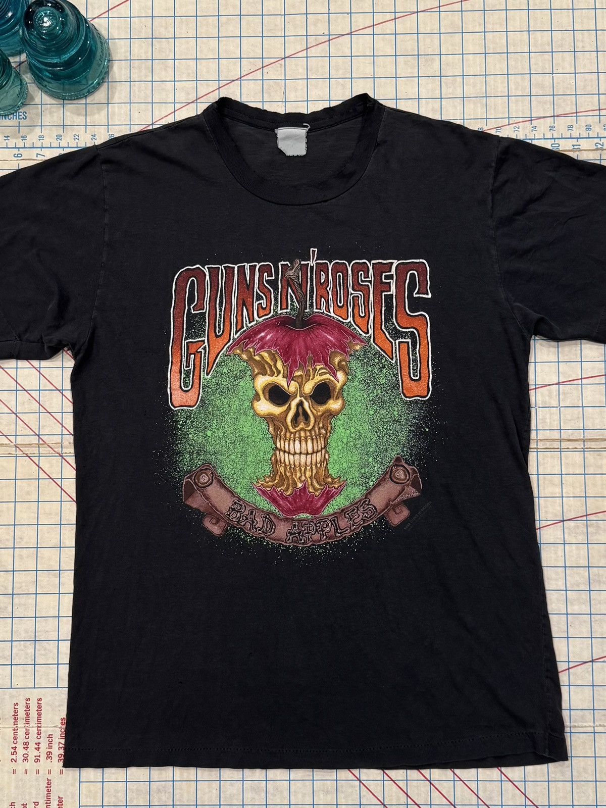 Guns N' Roses Vintage Guns N’ Roses Bad Apple Use Your Illusion European Size US L / EU 52-54 / 3 - 2 Thumbnail
