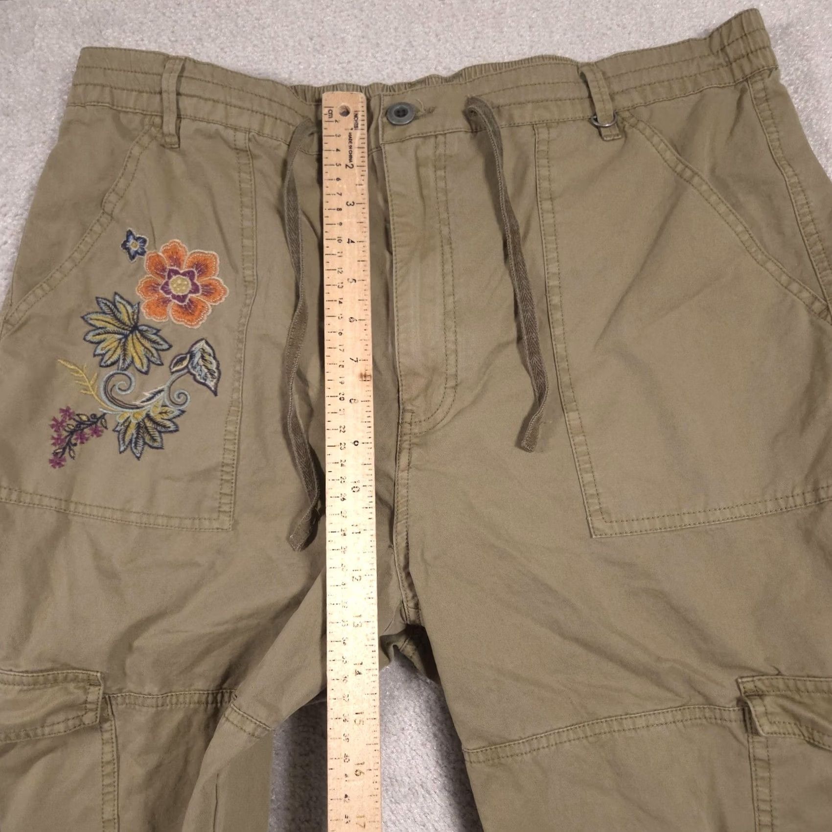 Vintage Sundance Pants Womens 16 Beige Cargo Embroidered Floral Crop Relaxed Twill Size 38" / US 16 / IT 52 - 7 Thumbnail