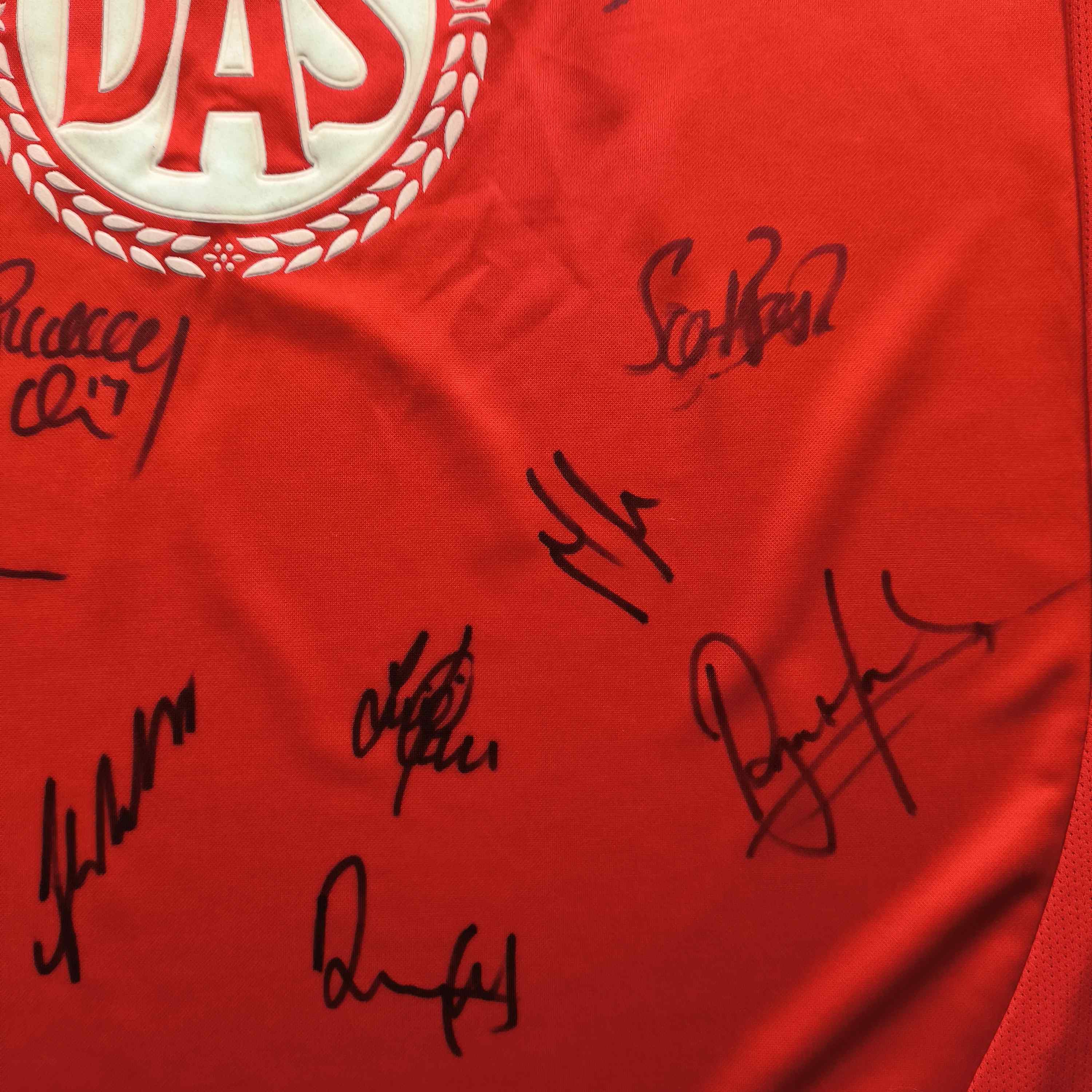 Other NEW SIGNED Bristol City 2004-05 TFG home football jersey XL Size US XL / EU 56 / 4 - 9 Thumbnail