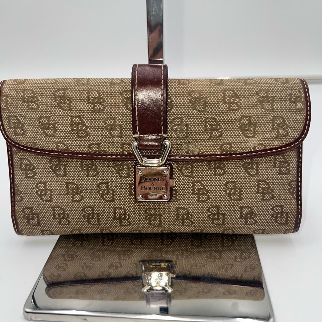 Dooney & Bourke Dooney & Bourke Vintage Piston Lock Long Canvas Signature Wa Size ONE SIZE - 2 Thumbnail