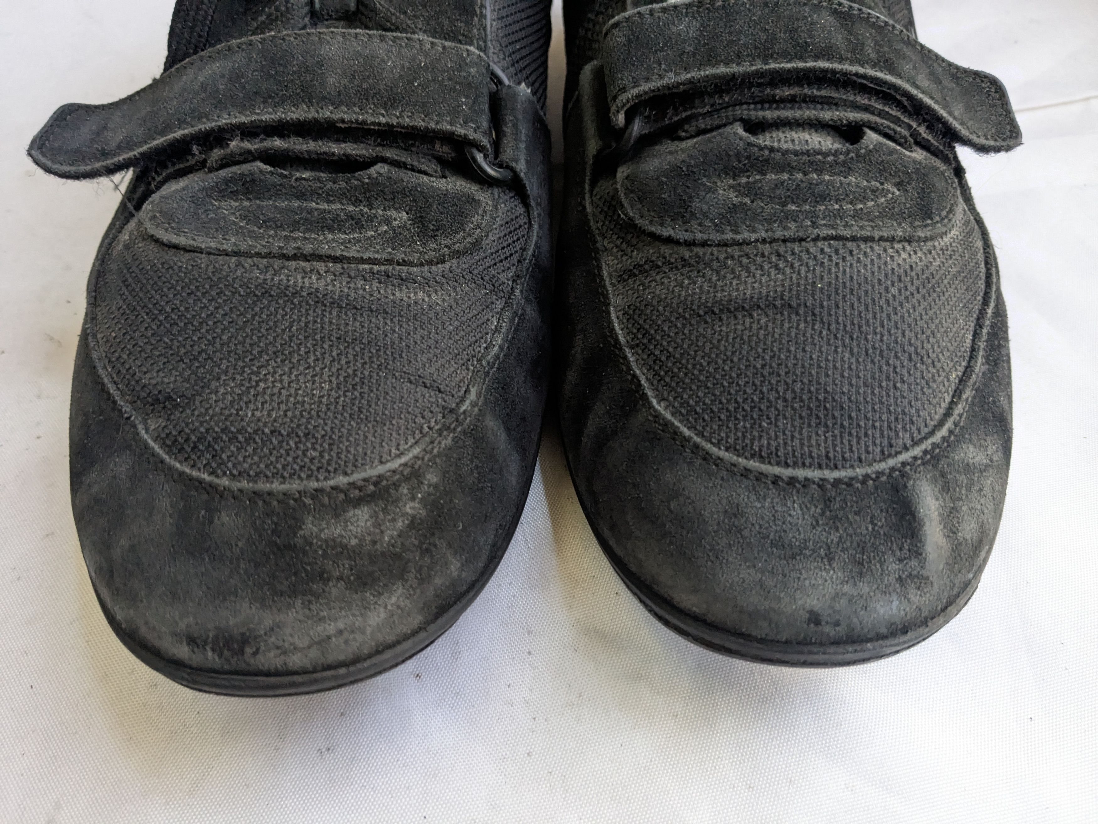 Louis Vuitton Louis Vuitton Sneakers Black 9.5 Low Tops Suede Size US 9.5 / EU 42-43 - 5 Thumbnail