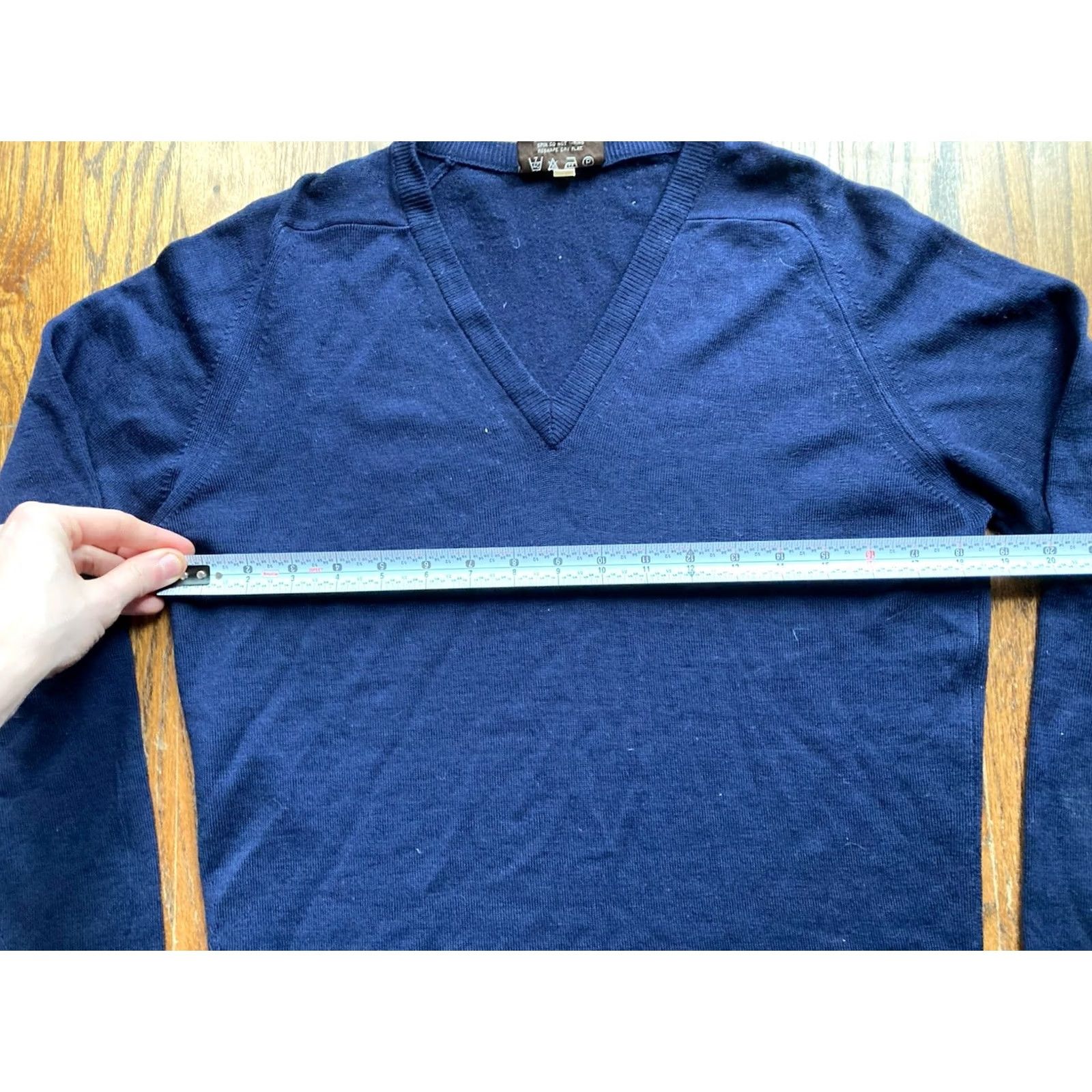 Vintage VINTAGE Shepherd Sweater Mens Small Navy Blue V Neck Lambswool Made In England Size US S / EU 44-46 / 1 - 5 Thumbnail