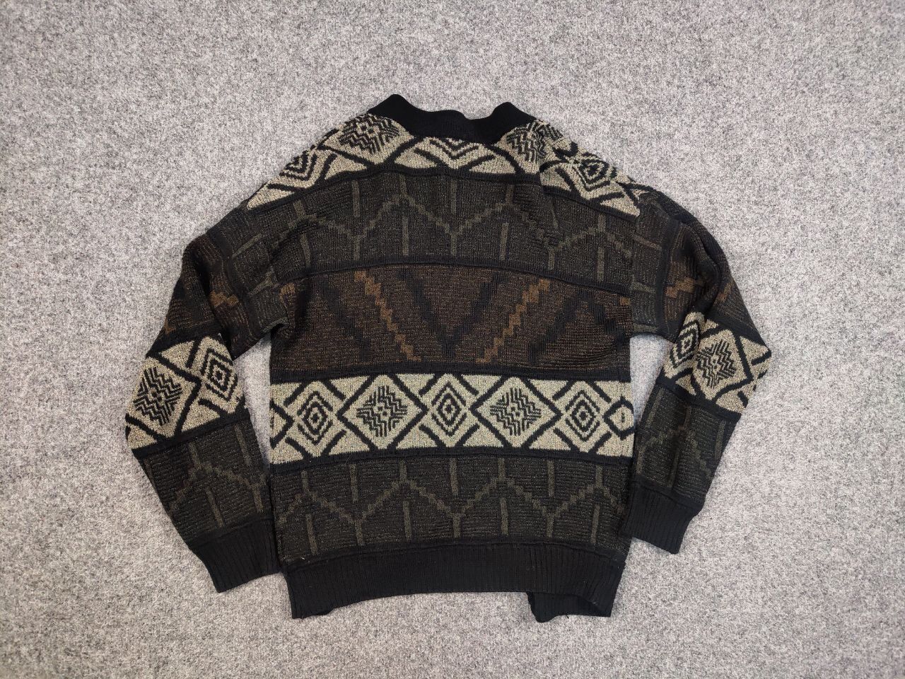 Japanese Brand Vintage 90's Japanese Style Knit Art Dark Pattern Cardigan Size US M / EU 48-50 / 2 - 14 Thumbnail