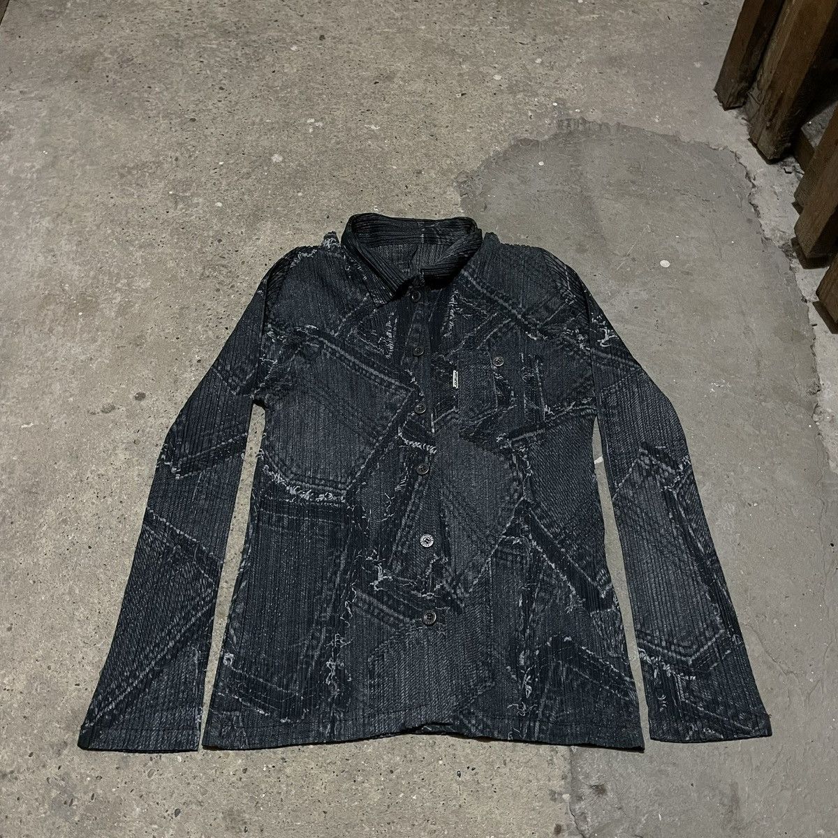 Pleats Please Issey Miyake Pleats please issey miyake Shirt overprinted denim Size US S / EU 44-46 / 1 - 1 Thumbnail