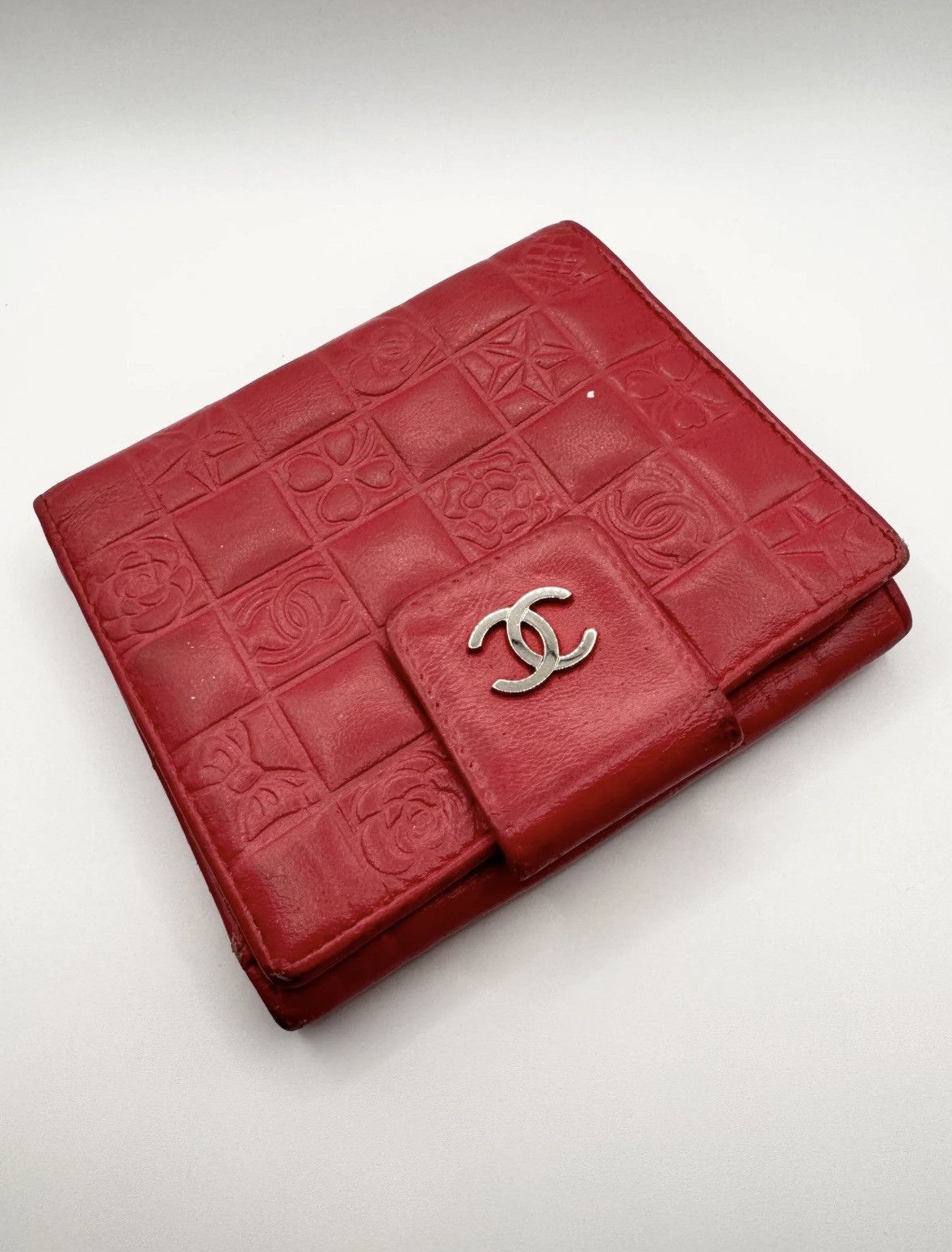 Chanel 2000s Chanel 'Lucky Charm' CC Crimson Leather Wallet Size ONE SIZE - 1 Thumbnail