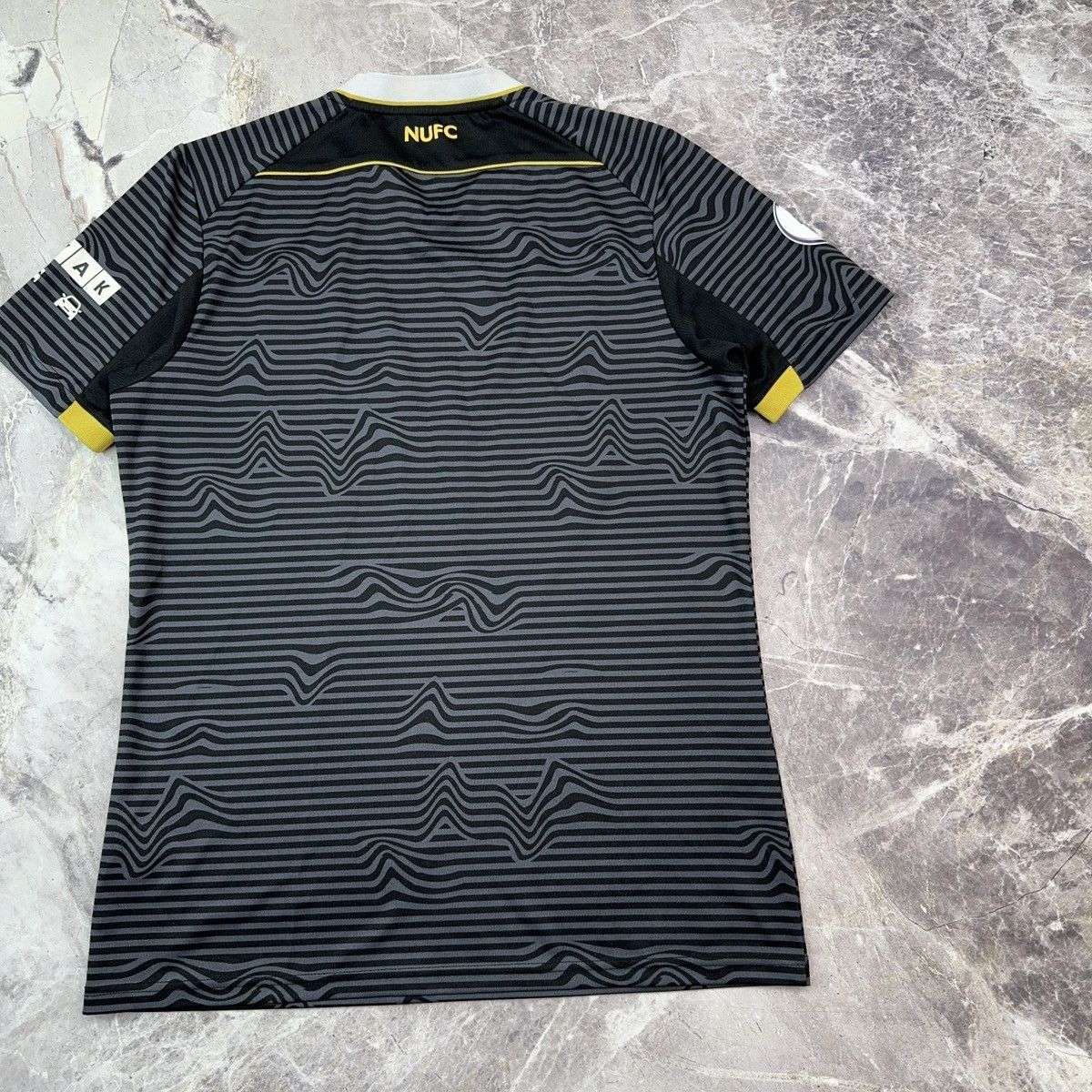 Vintage Newcastle United Castore Jersey 2021-22 Away Football Shirt Size US L / EU 52-54 / 3 - 11 Thumbnail