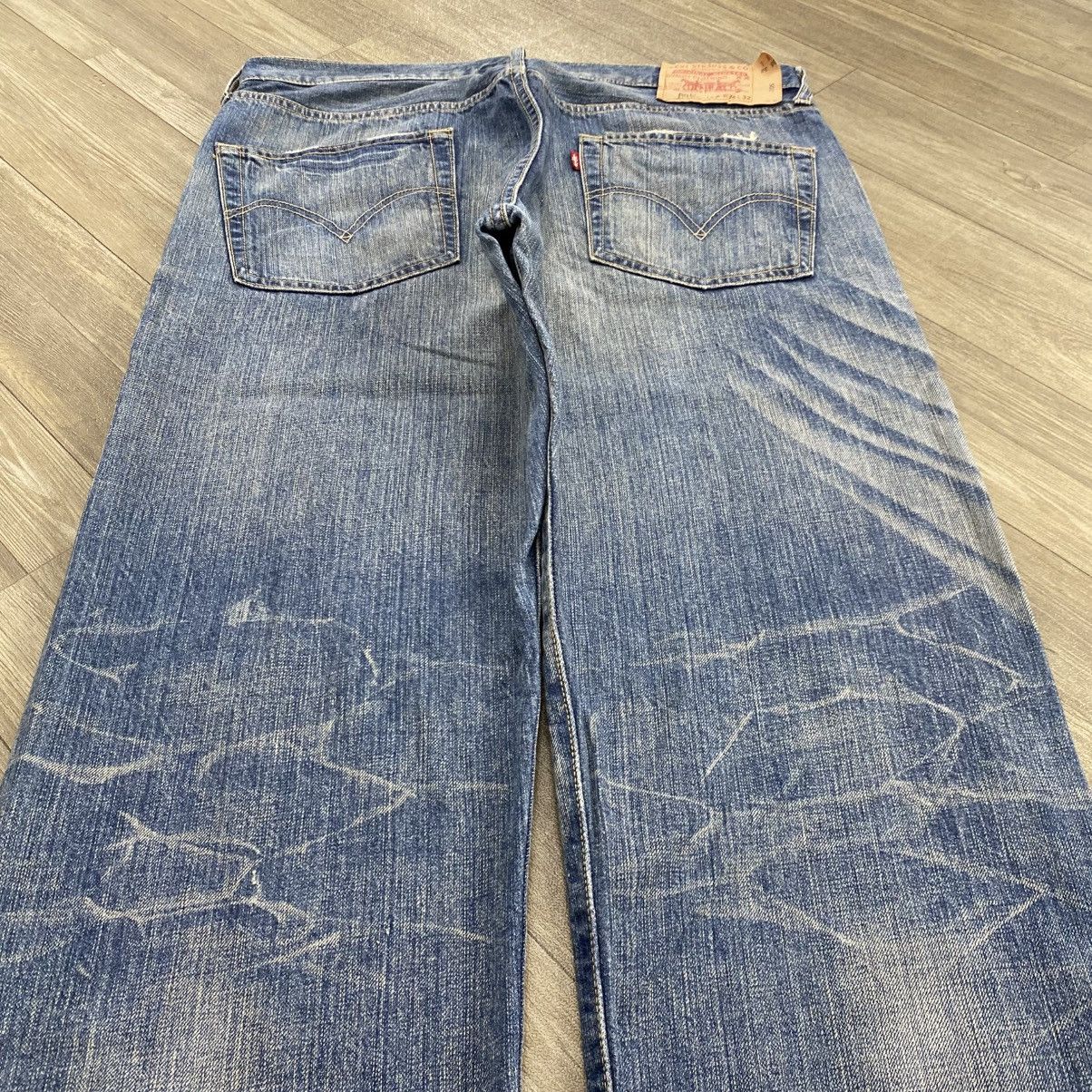 Levi's Vintage Clothing 1990s Vintage Levis 501 36x32 Distressed Faded Blue Jeans Size US 36 / EU 52 - 18 Thumbnail