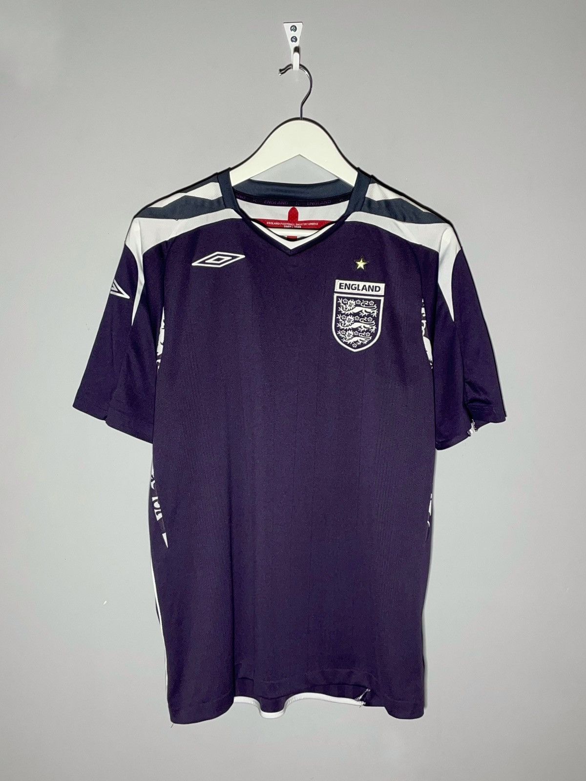 Umbro England Goalkeeper Umbro 2008 Home Y2k Football Shirt Size US M / EU 48-50 / 2 - 1 Thumbnail
