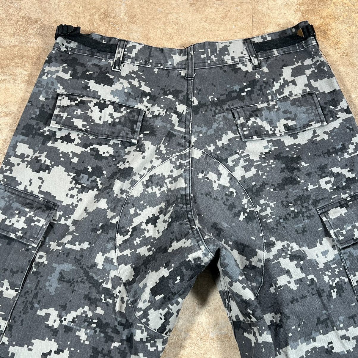 Vintage Military Issued Grey Digi Camo Print Cargo Utility Pants Size US 33 - 3 Thumbnail