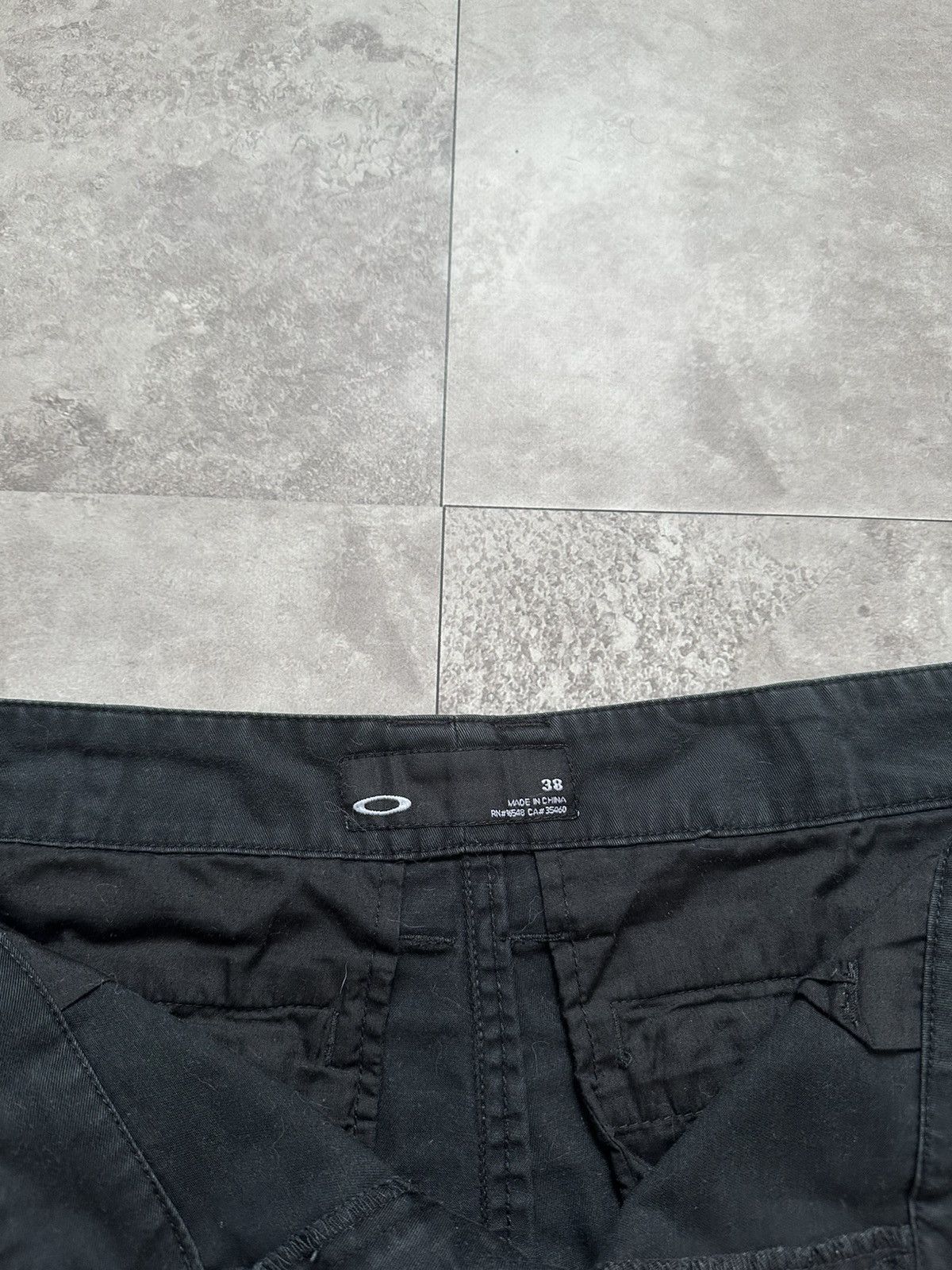 Oakley × Vintage Vintage Oakey Black Cotton Mini Logo Outdoor Shorts Size 38 Size US 38 / EU 54 - 8 Thumbnail
