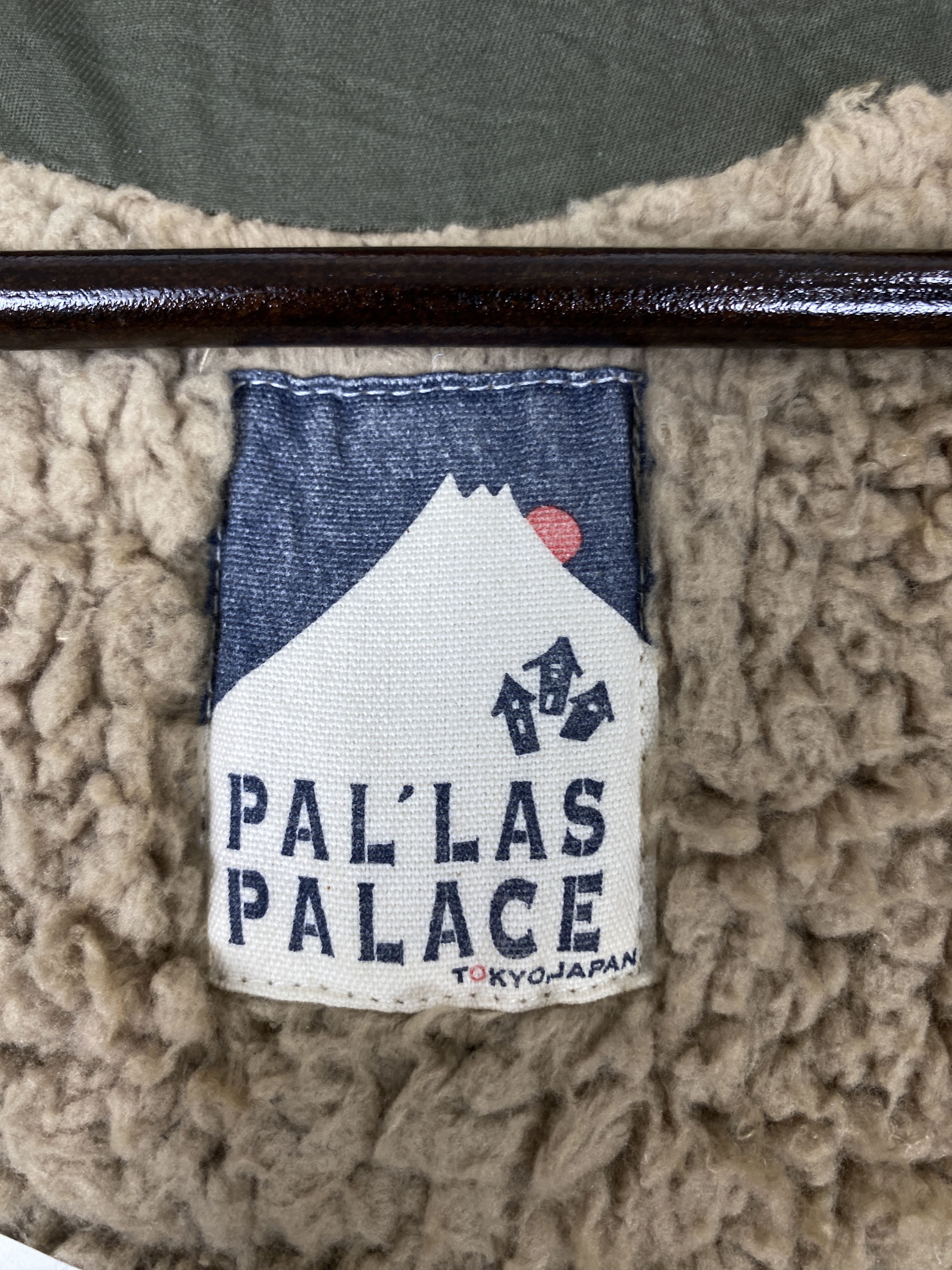 Japanese Brand Vintage Pallas Palace Quilted Jacket sherpa lining J2021 Size US S / EU 44-46 / 1 - 9 Thumbnail