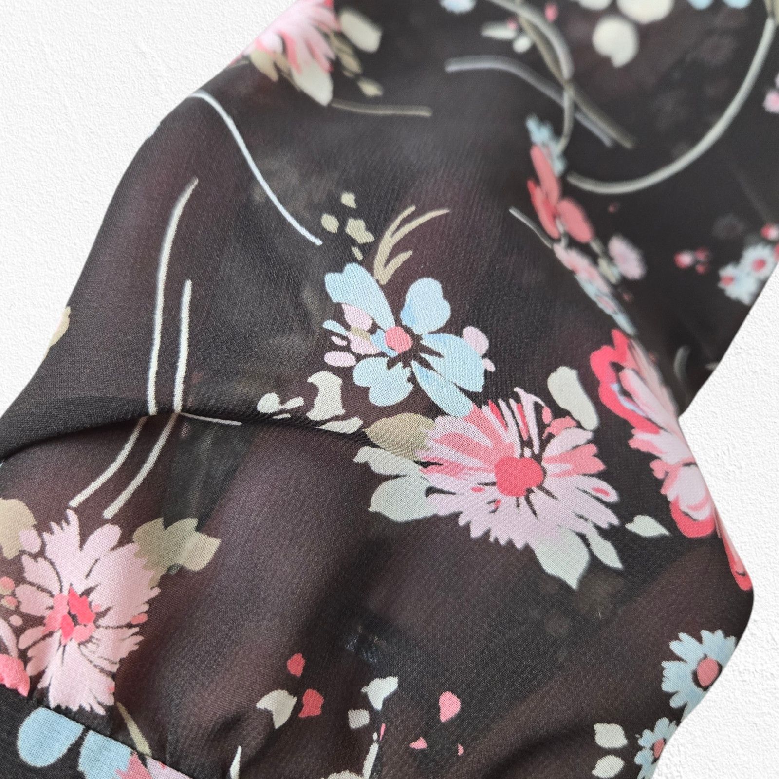 Loft LOFT Brown Floral V Neck Wrap Blouse Size 6 Size M / US 6-8 / IT 42-44 - 4 Thumbnail