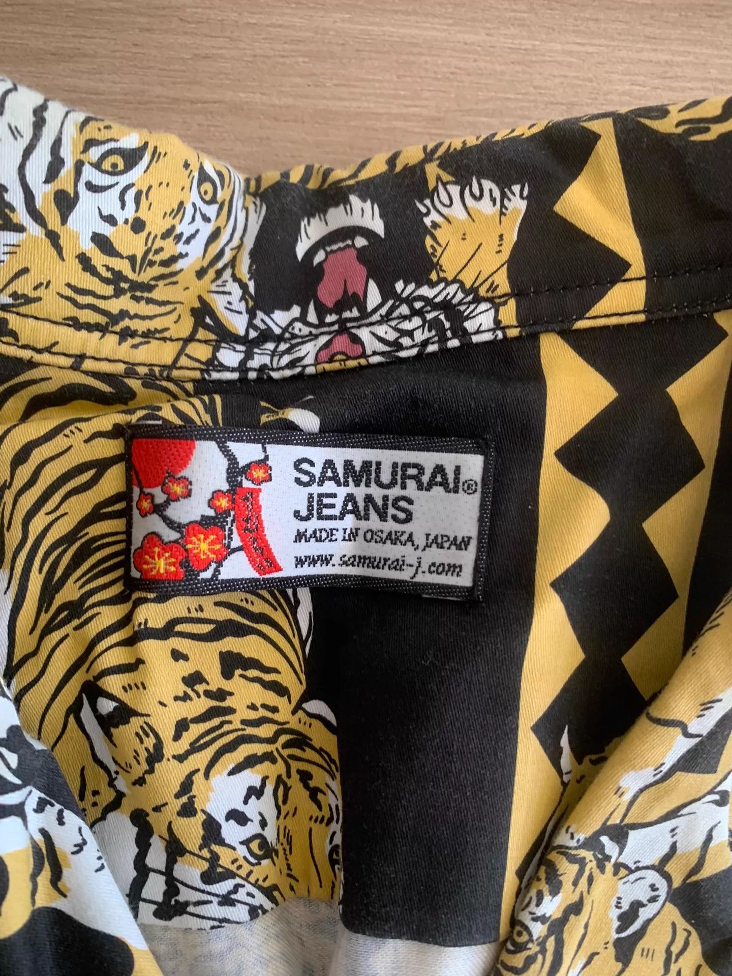 Samurai Jeans Samurai Jeans Vintage Tiger Crest Short-Sleeve Work Shirt Size US XXL / EU 58 / 5 - 2 Thumbnail