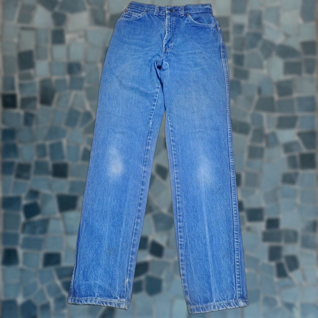 Levi's VINTAGE Levi's Jeans Women High Rise 29x30 Blue Blue Denim 100% Cotton USA Made 500 Series Mom Jeans 90s Distressed Wool? Size 29" - 1 Thumbnail