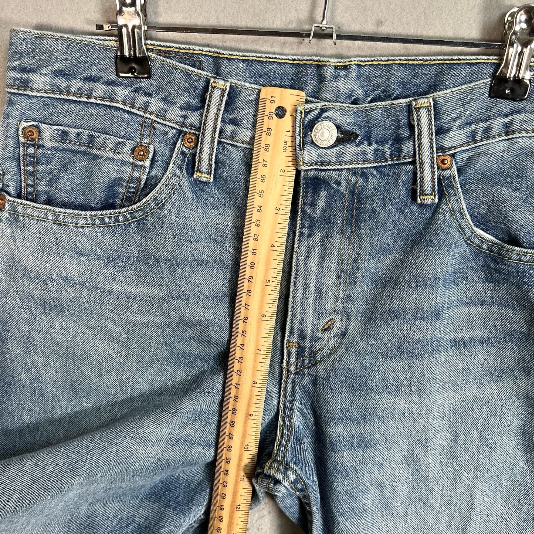 Levi's VINTAGE Levi's 511 Jeans Mens Adult 33 x 30 Blue Light Wash Tapered Leg Raw Hem Denim Jeans Mens Size US 33 - 7 Thumbnail
