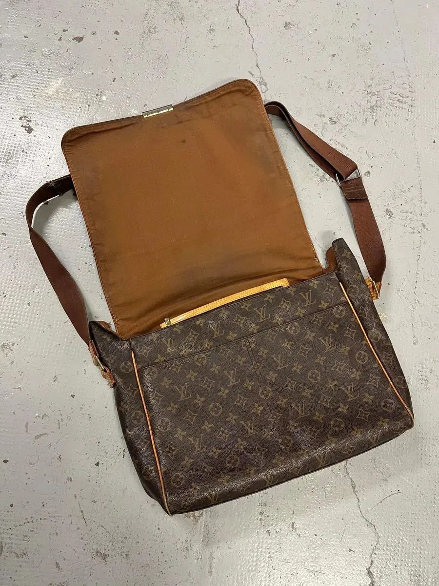 Louis Vuitton 2000s Louis Vuitton Brown Monogram Leather Shoulder Bag Size ONE SIZE - 5 Thumbnail